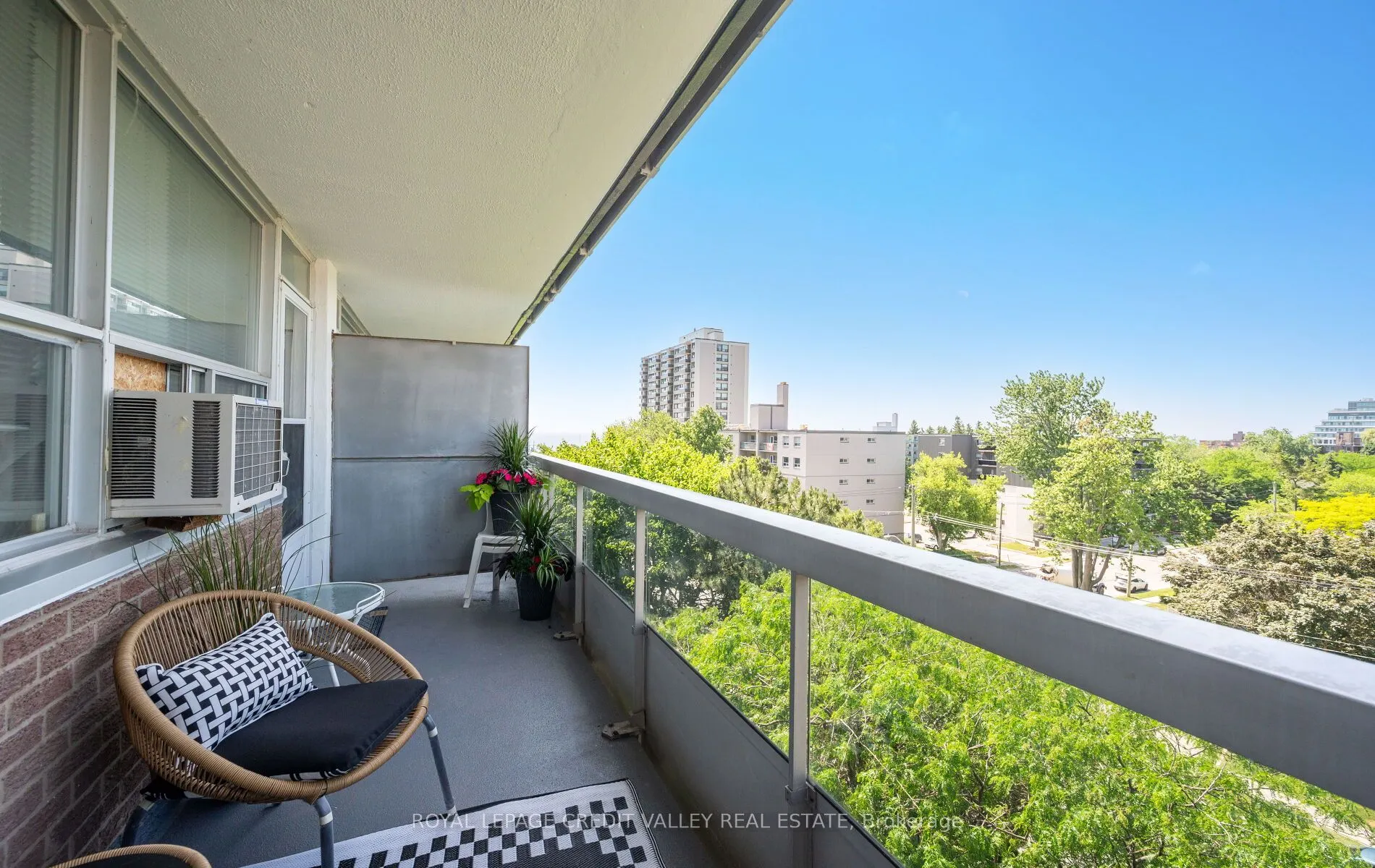 2263 Marine Drive, #601