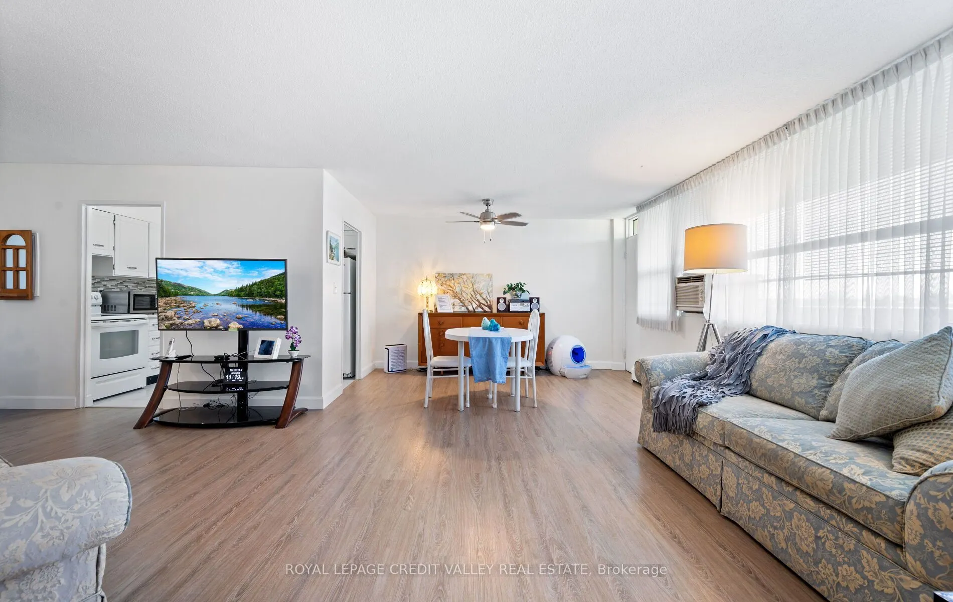 2263 Marine Drive, #601