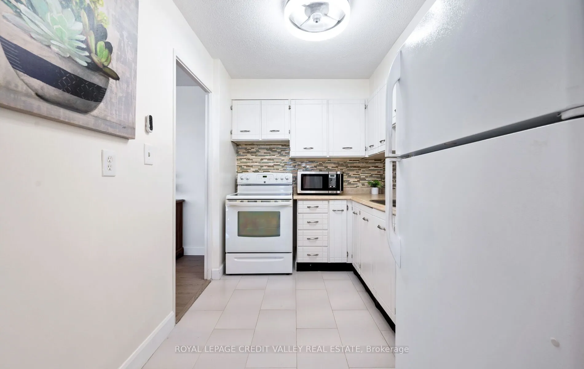 2263 Marine Drive, #601