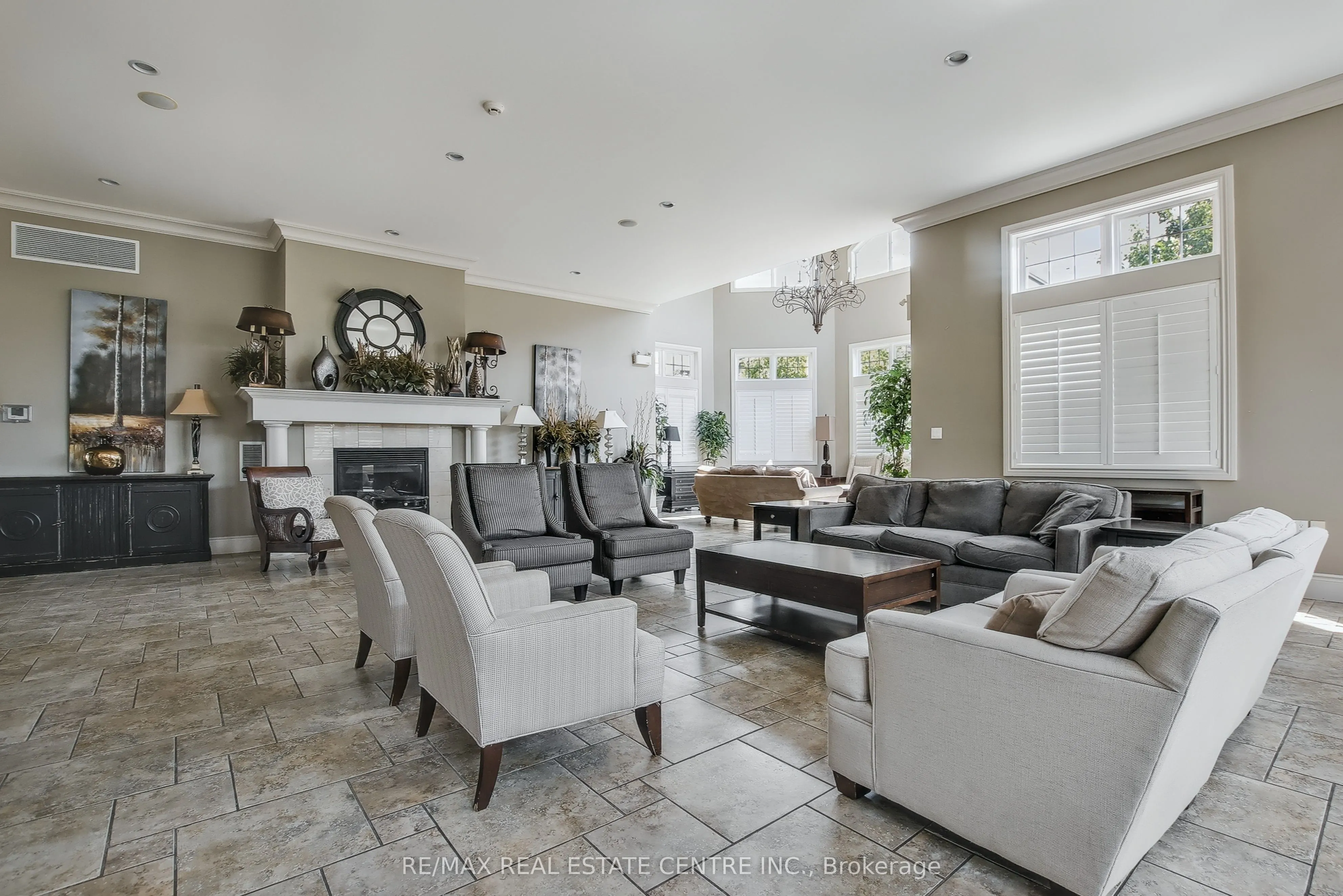 1380 Main Street E, #204