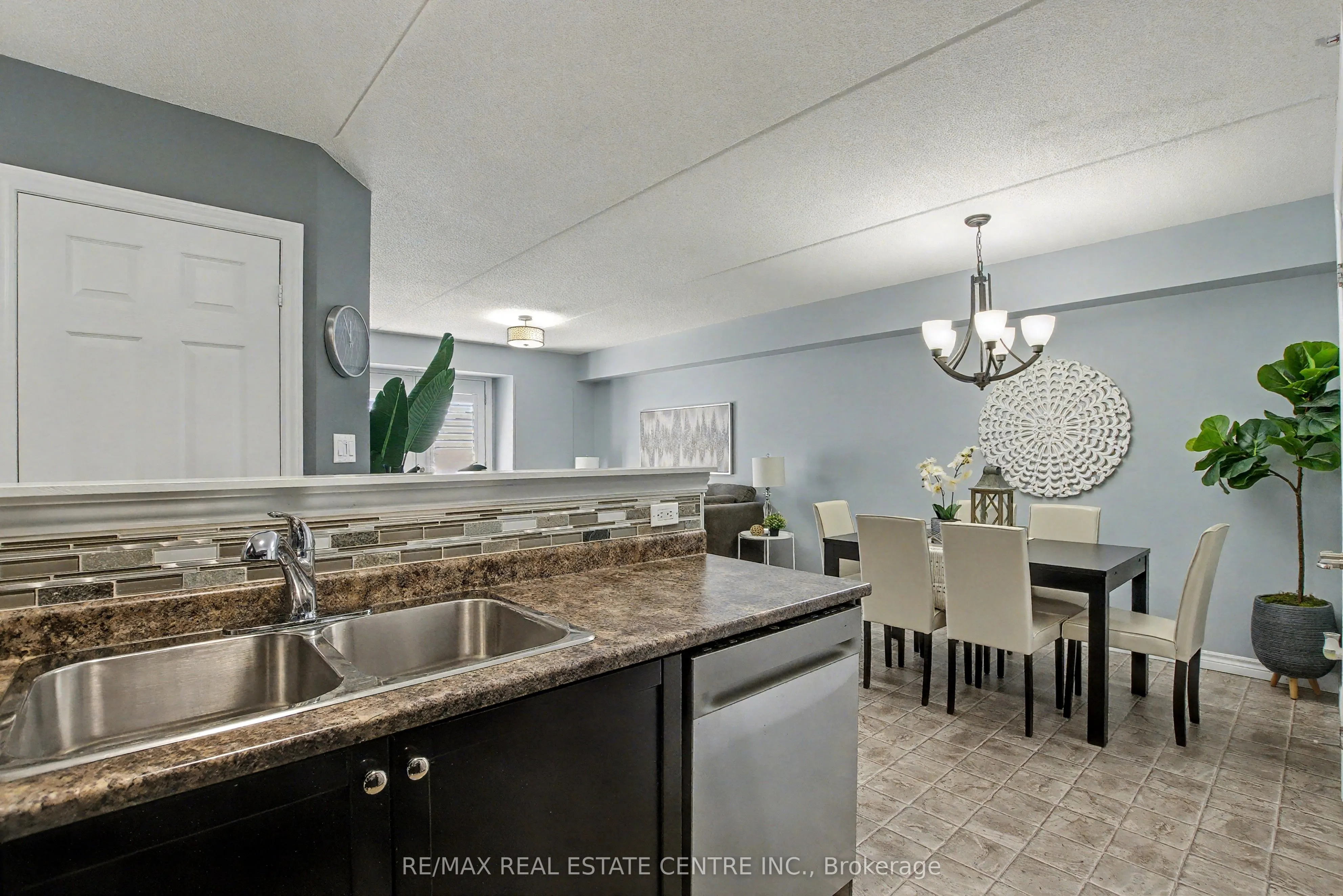 1380 Main Street E, #204
