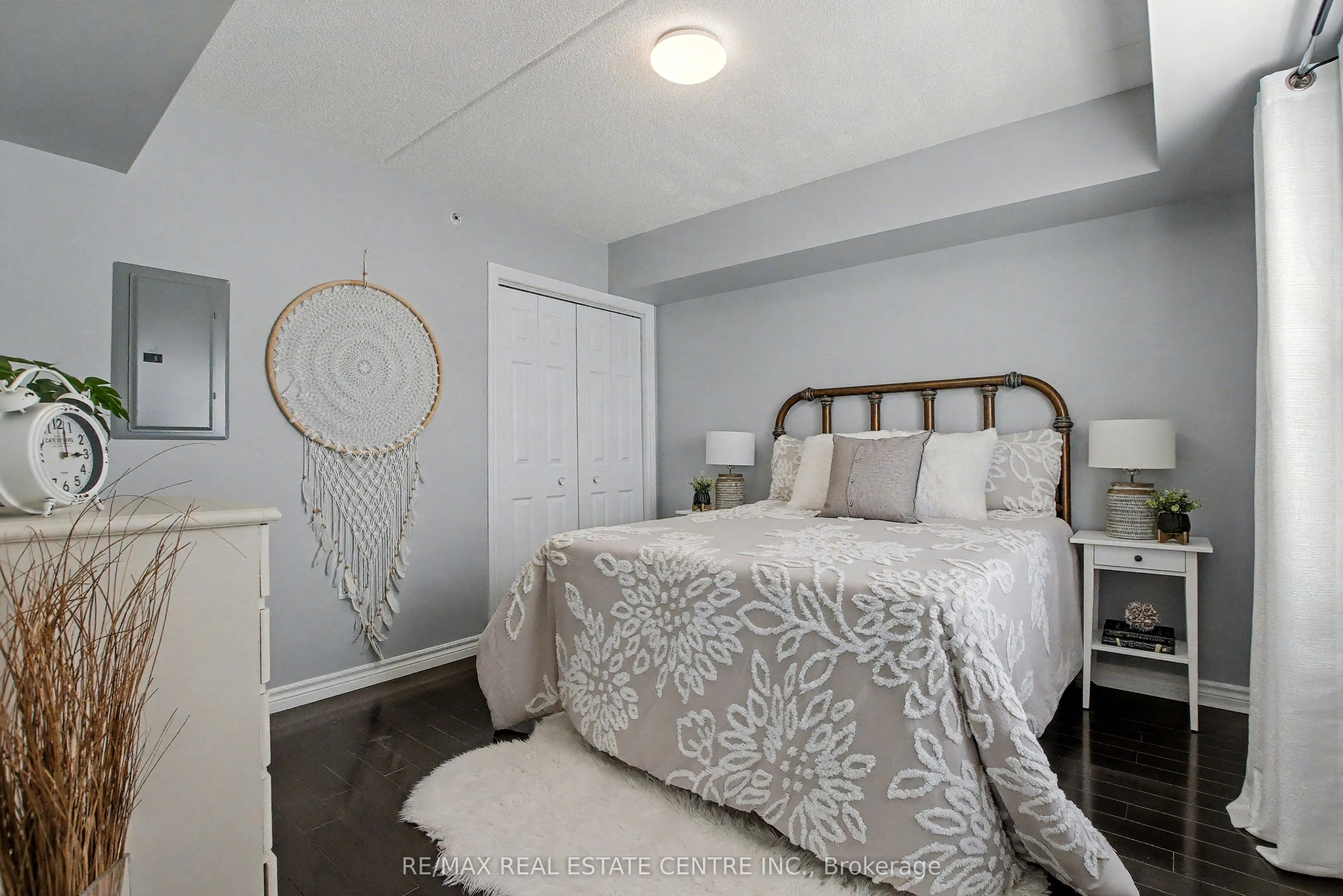 1380 Main Street E, #204