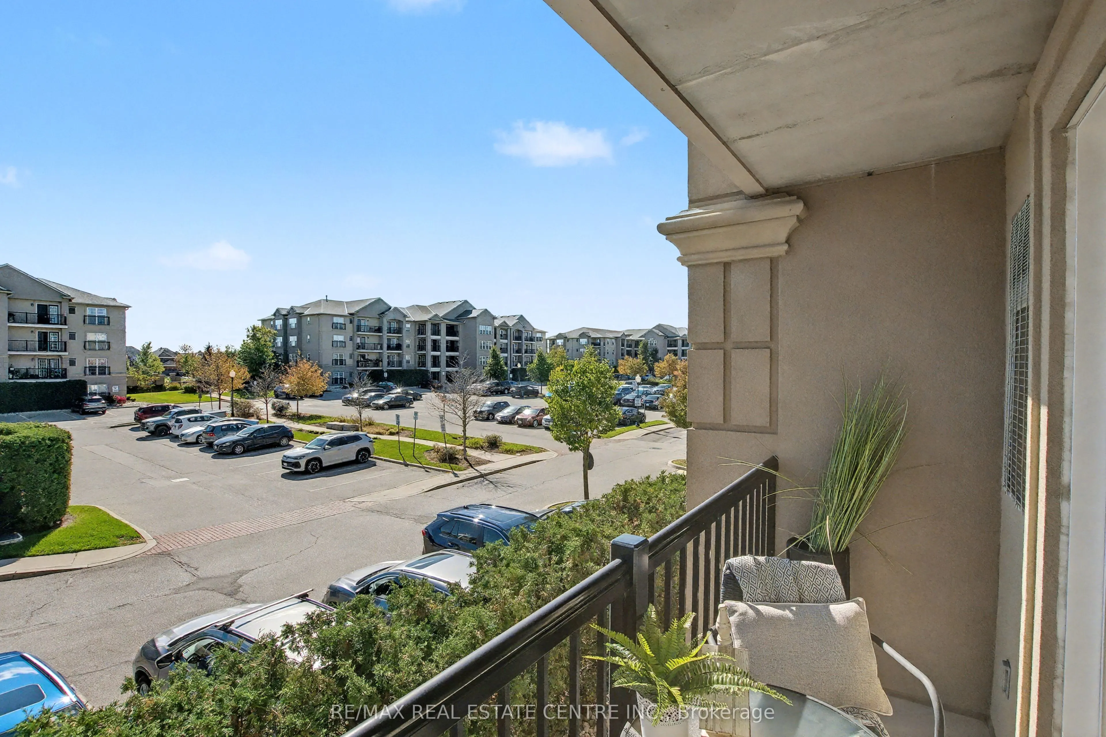 1380 Main Street E, #204