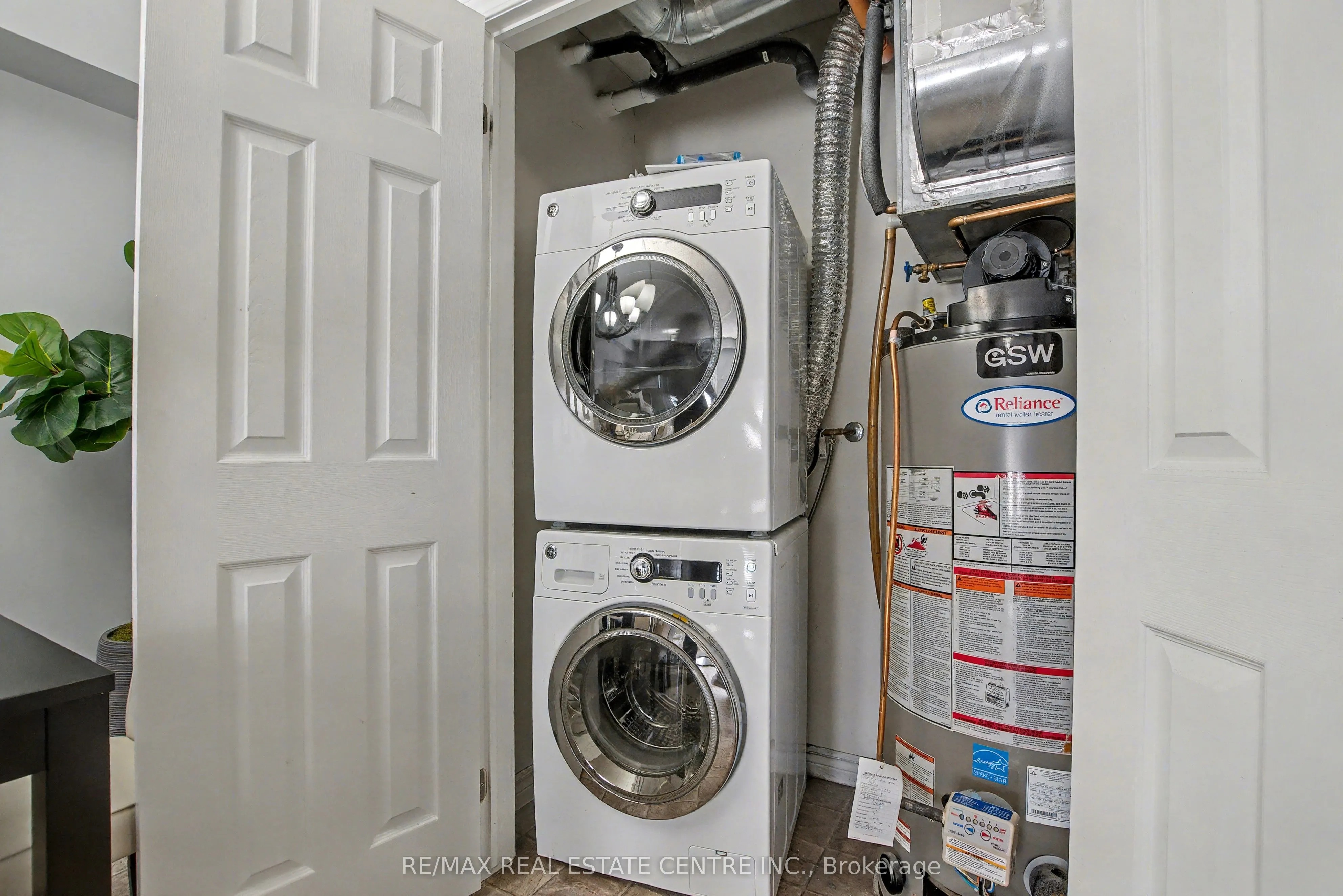 1380 Main Street E, #204