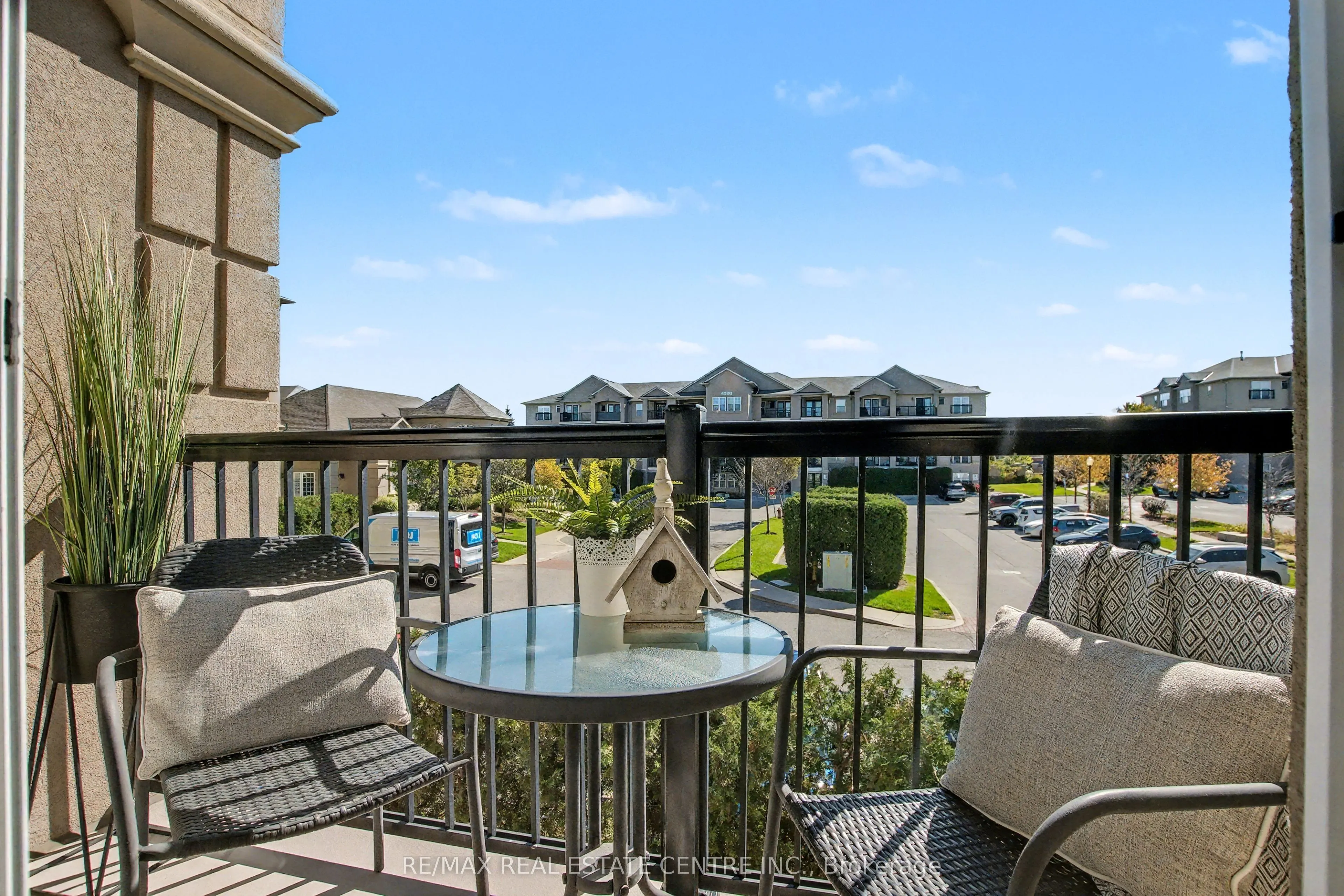 1380 Main Street E, #204