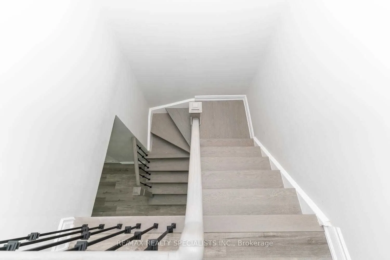 10 Sandmere Avenue, #Upper