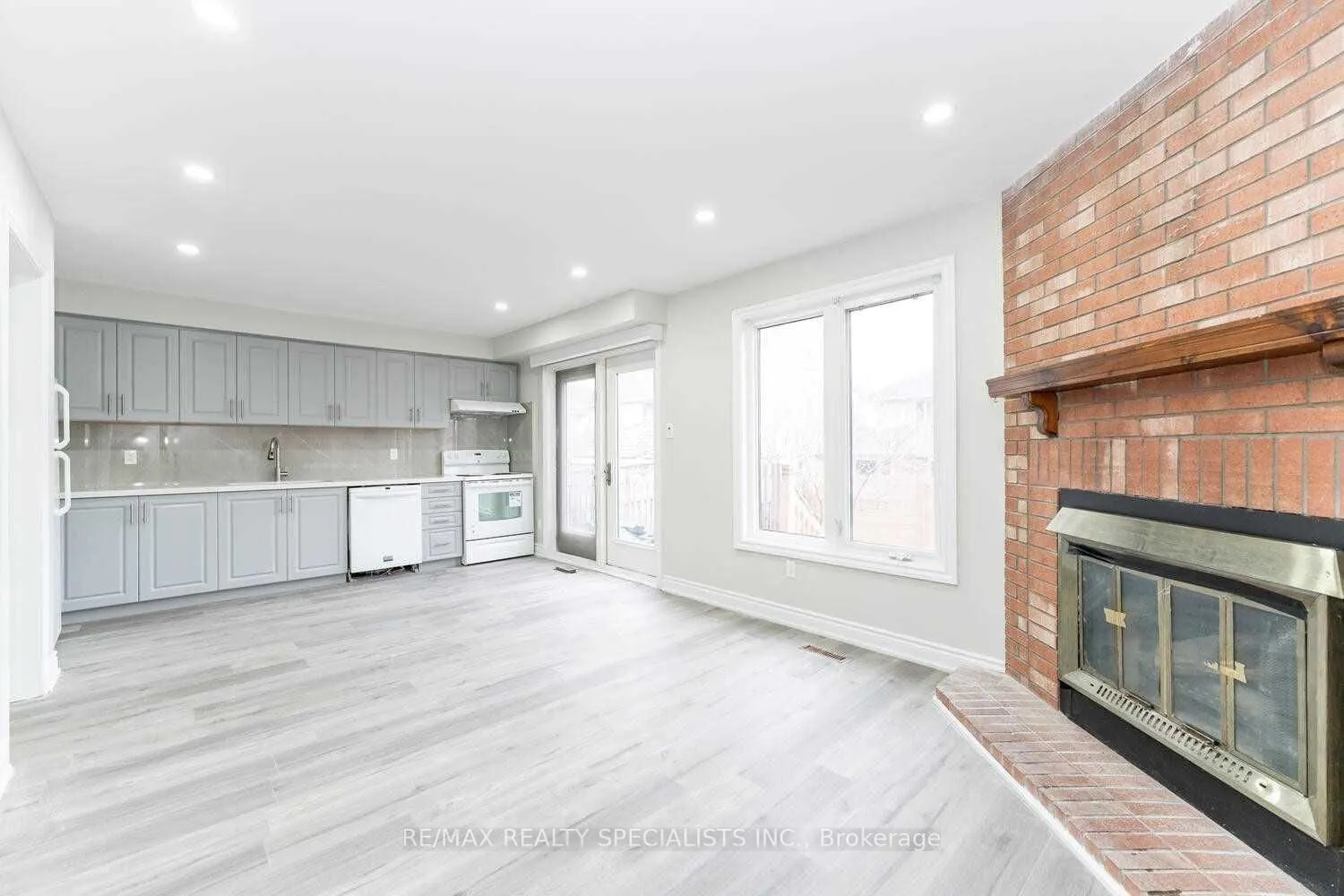 10 Sandmere Avenue, #Upper