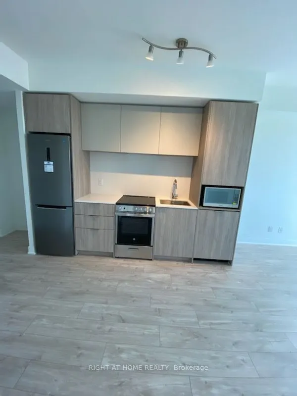 70 ANNIE CRAIG Drive, #1810