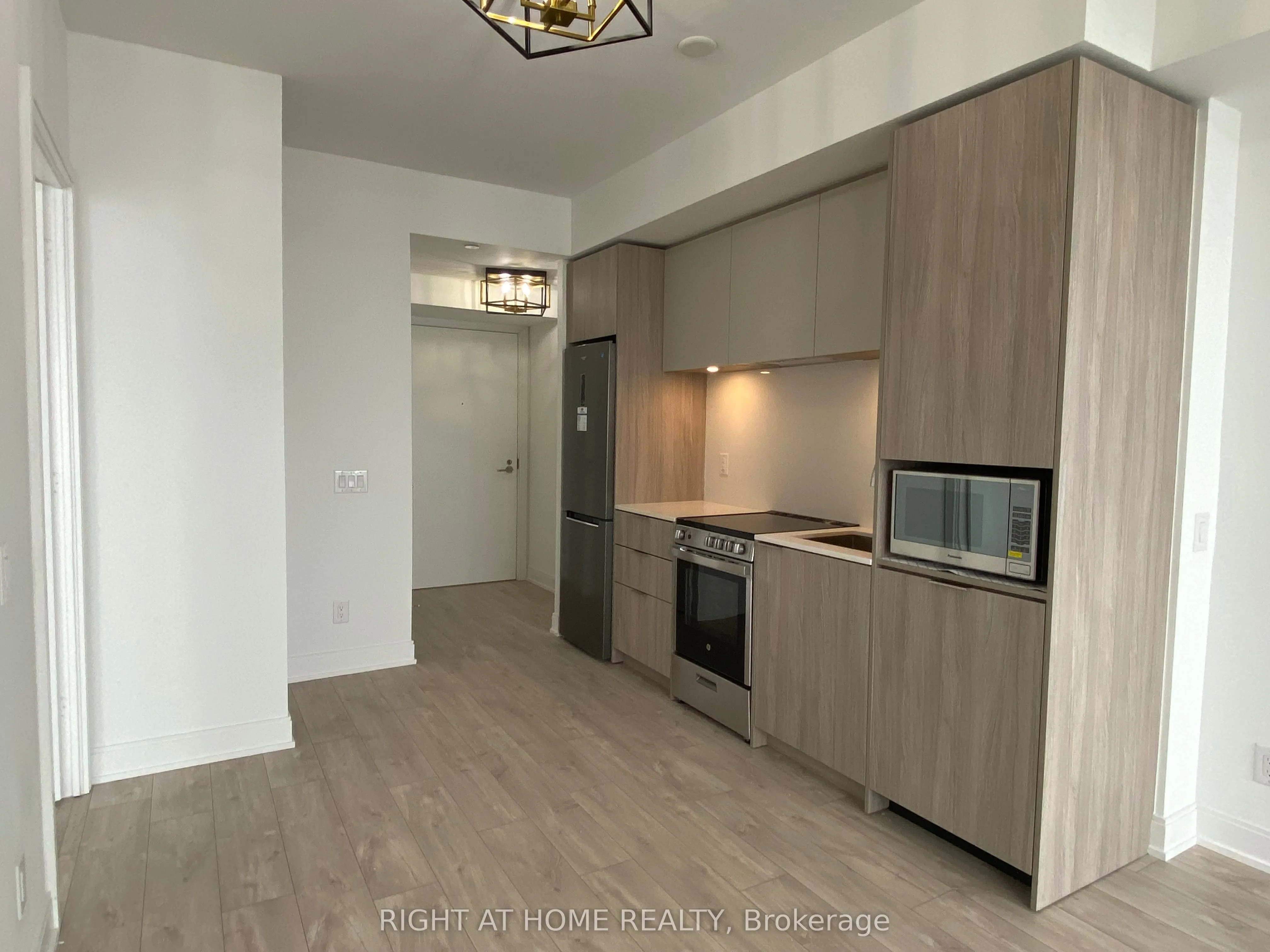 70 ANNIE CRAIG Drive, #1810