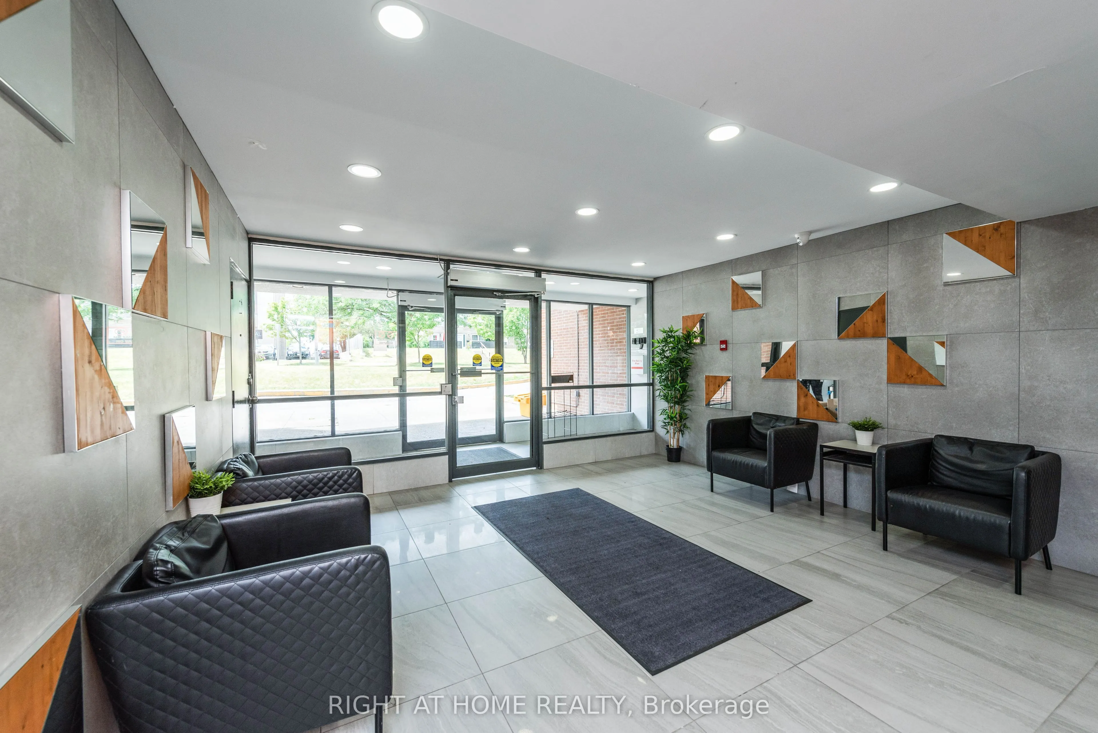 1395 Williamsport Drive, #357