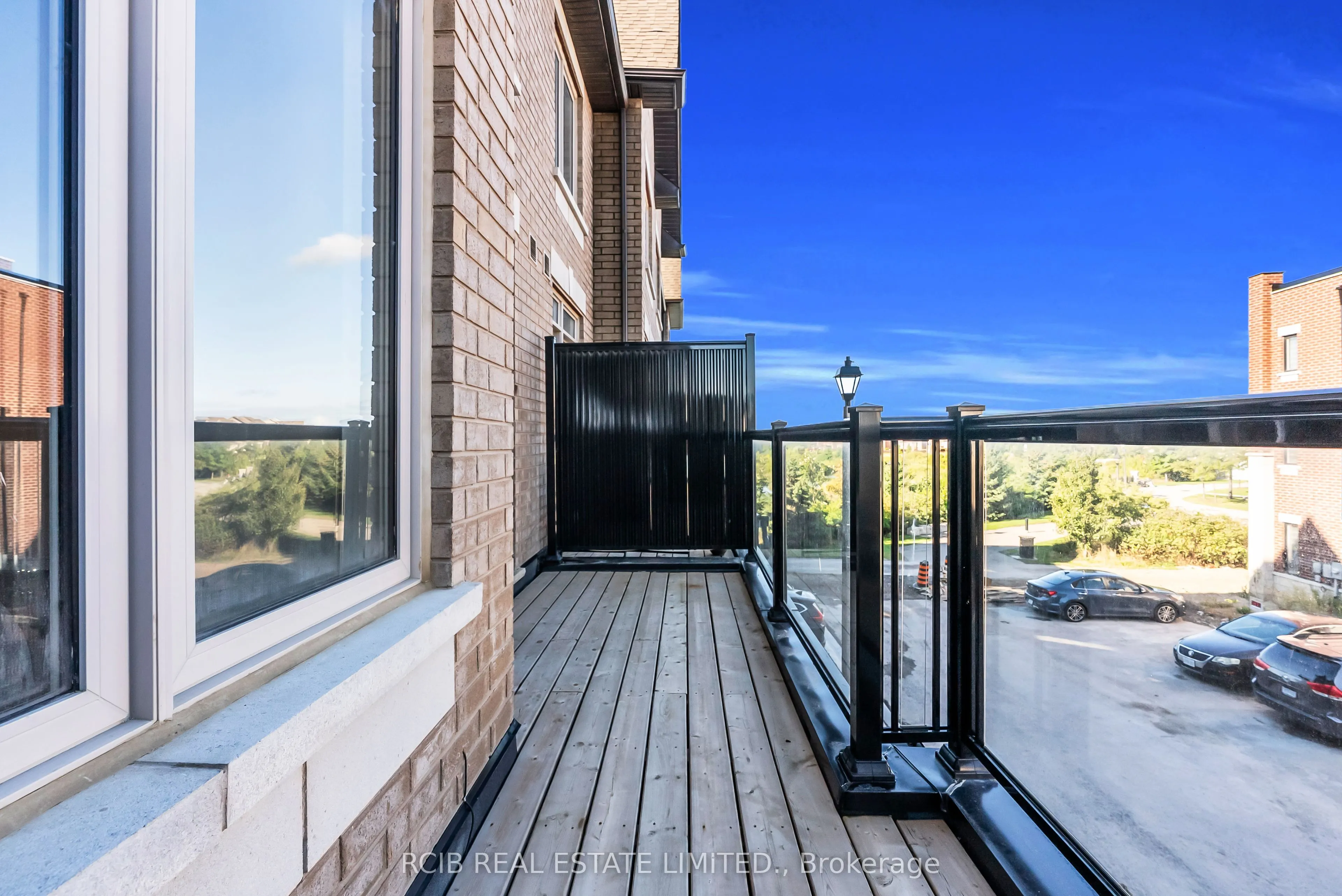 7 Tiveron Avenue