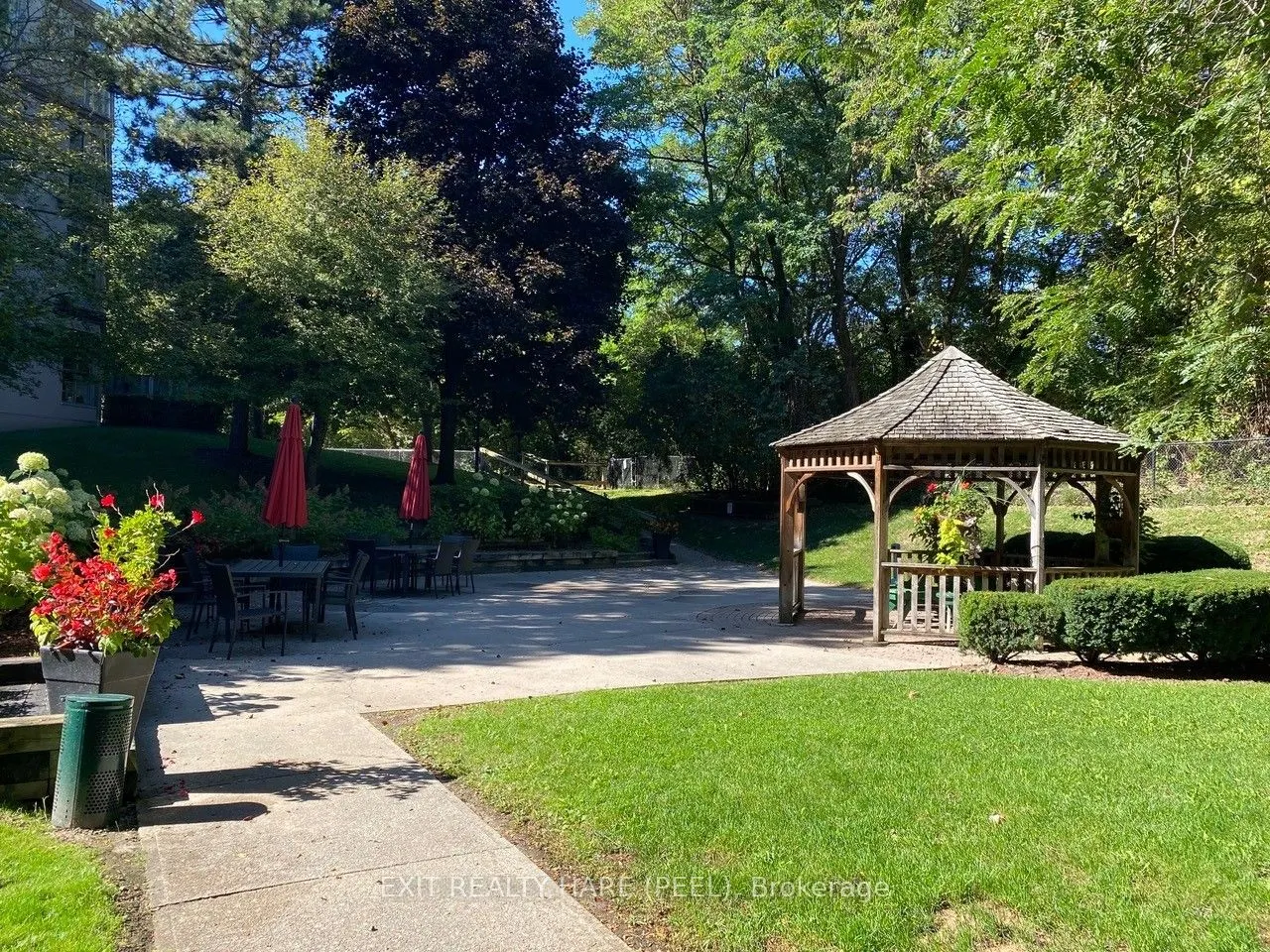 8351 Mclaughlin Road S, #102