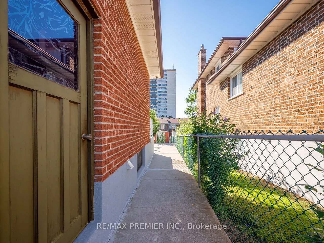 33 Clair Road