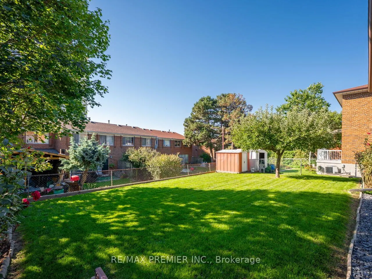 33 Clair Road