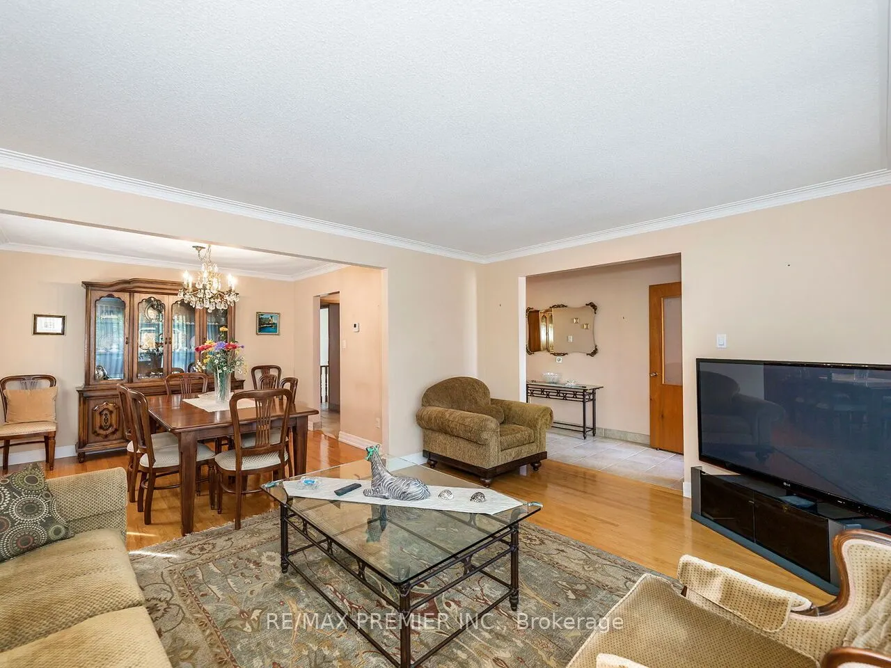 33 Clair Road