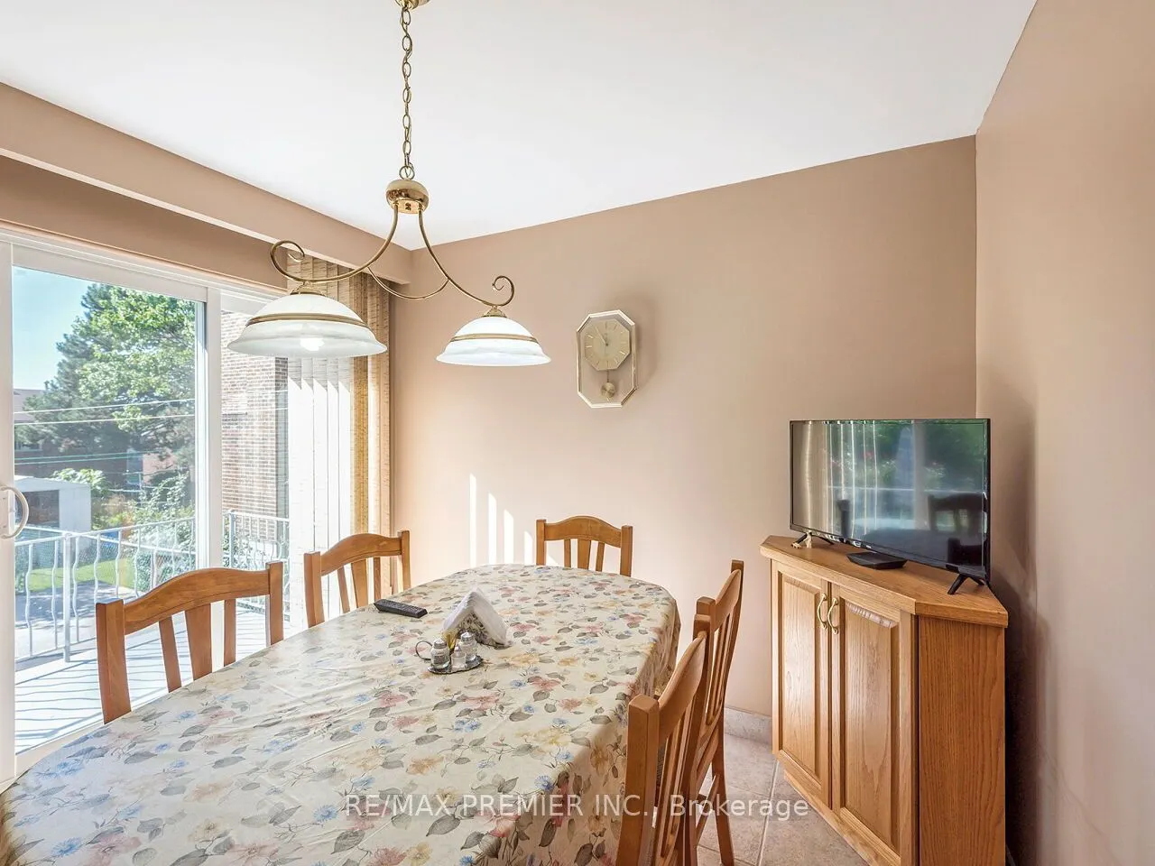 33 Clair Road