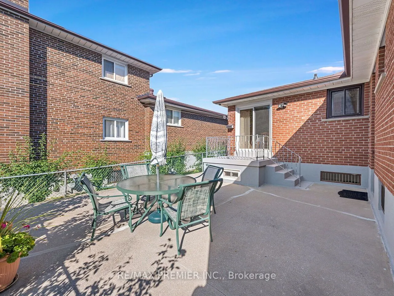 33 Clair Road