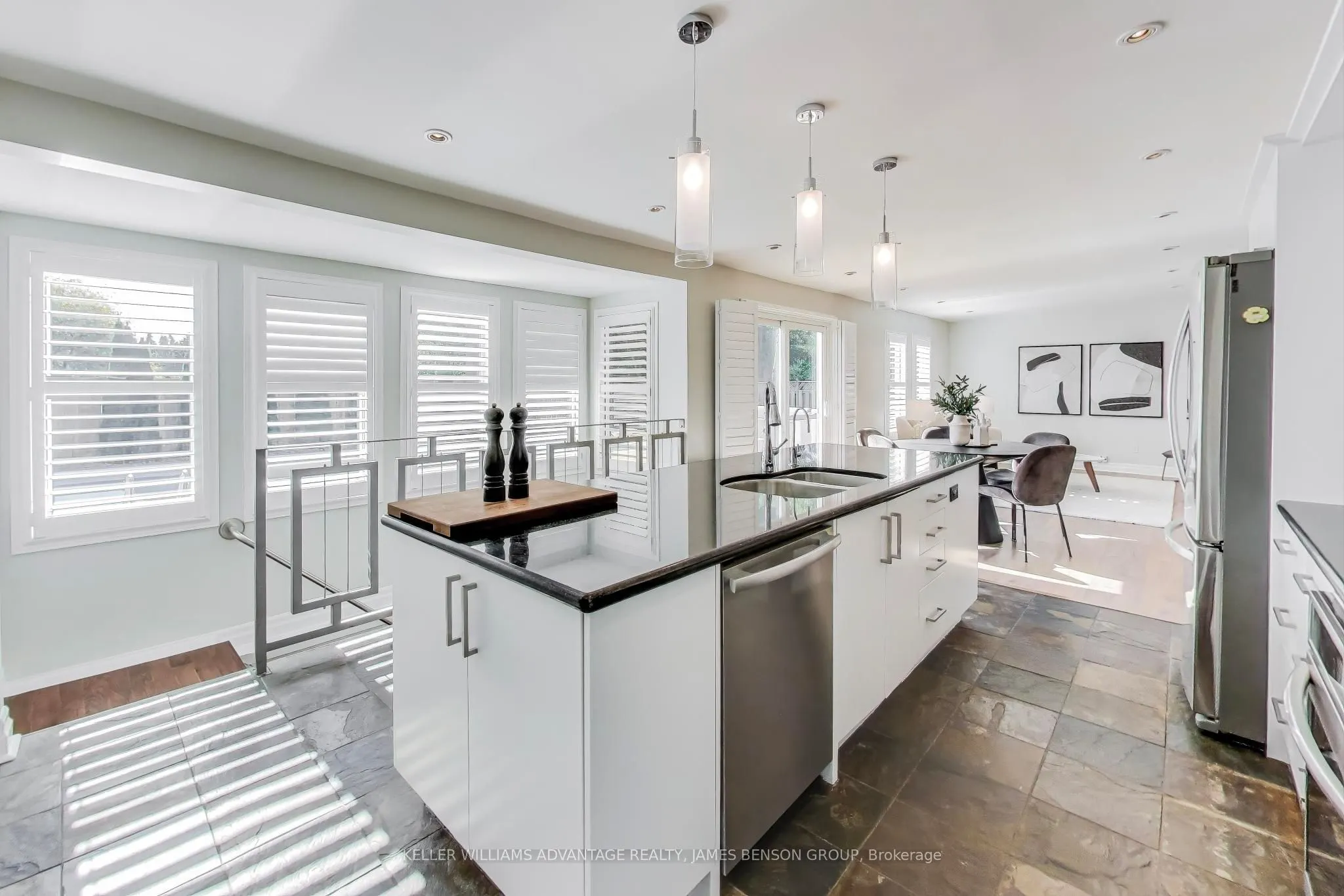 1188 Mineola Gardens