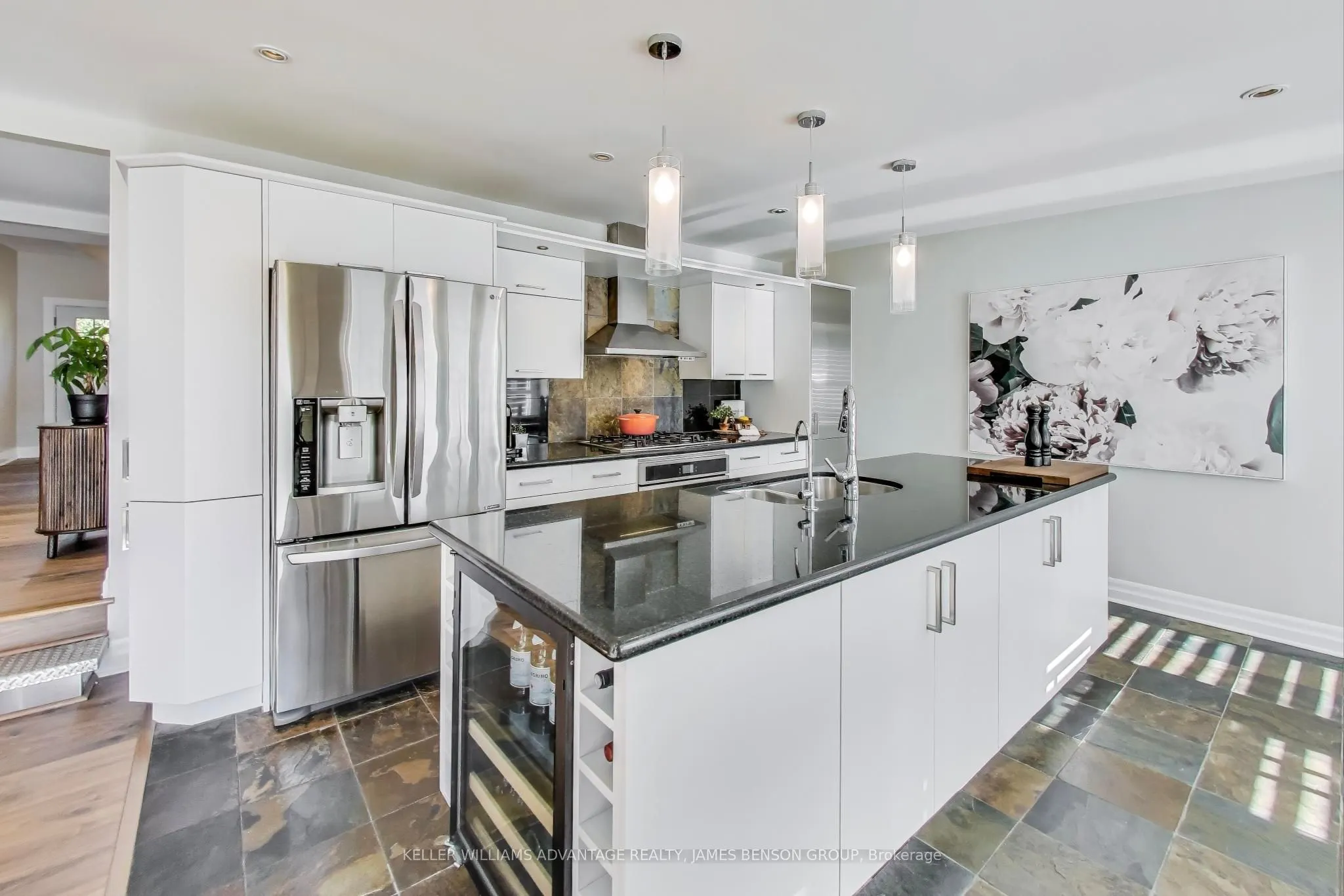 1188 Mineola Gardens