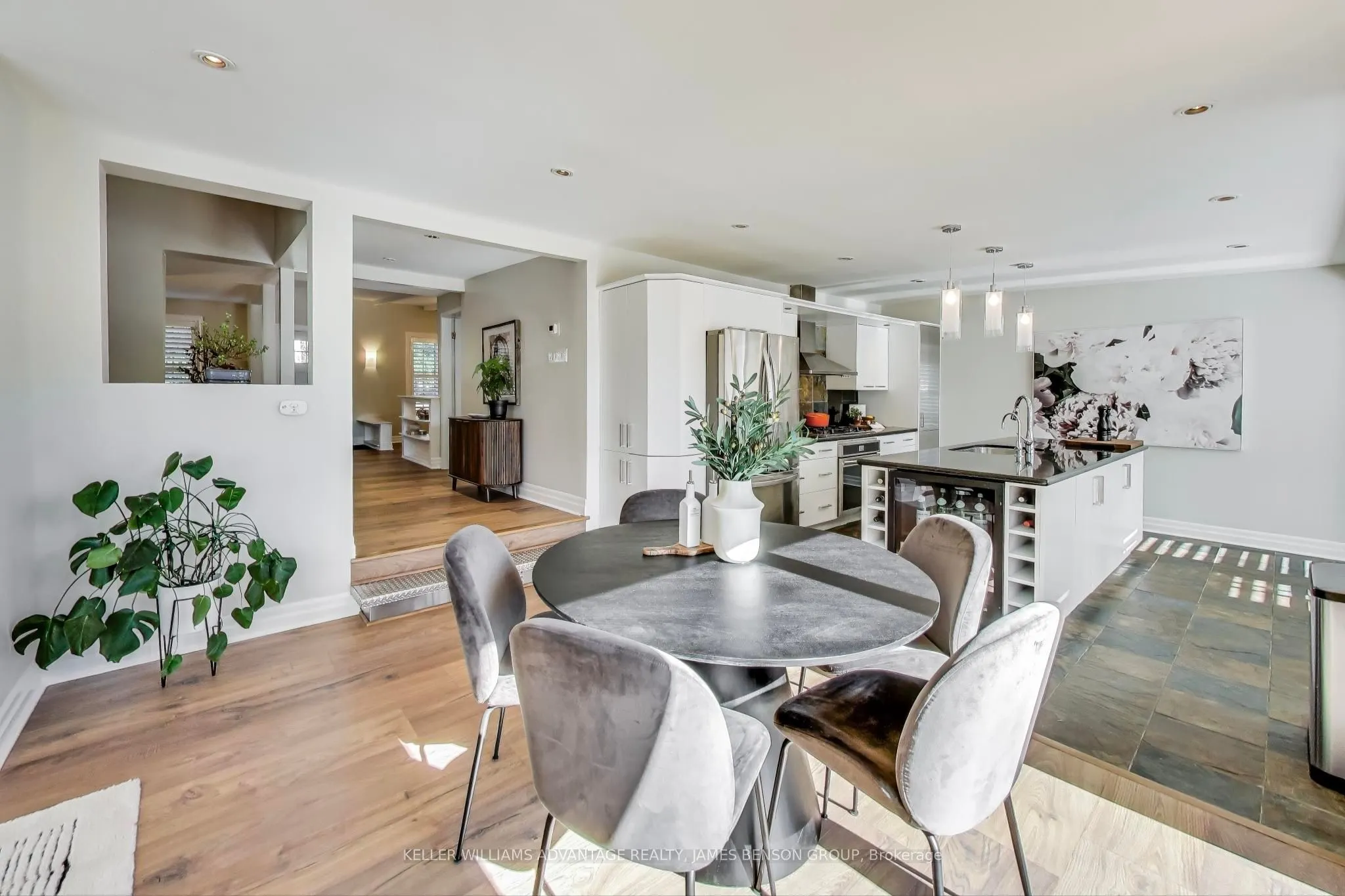 1188 Mineola Gardens
