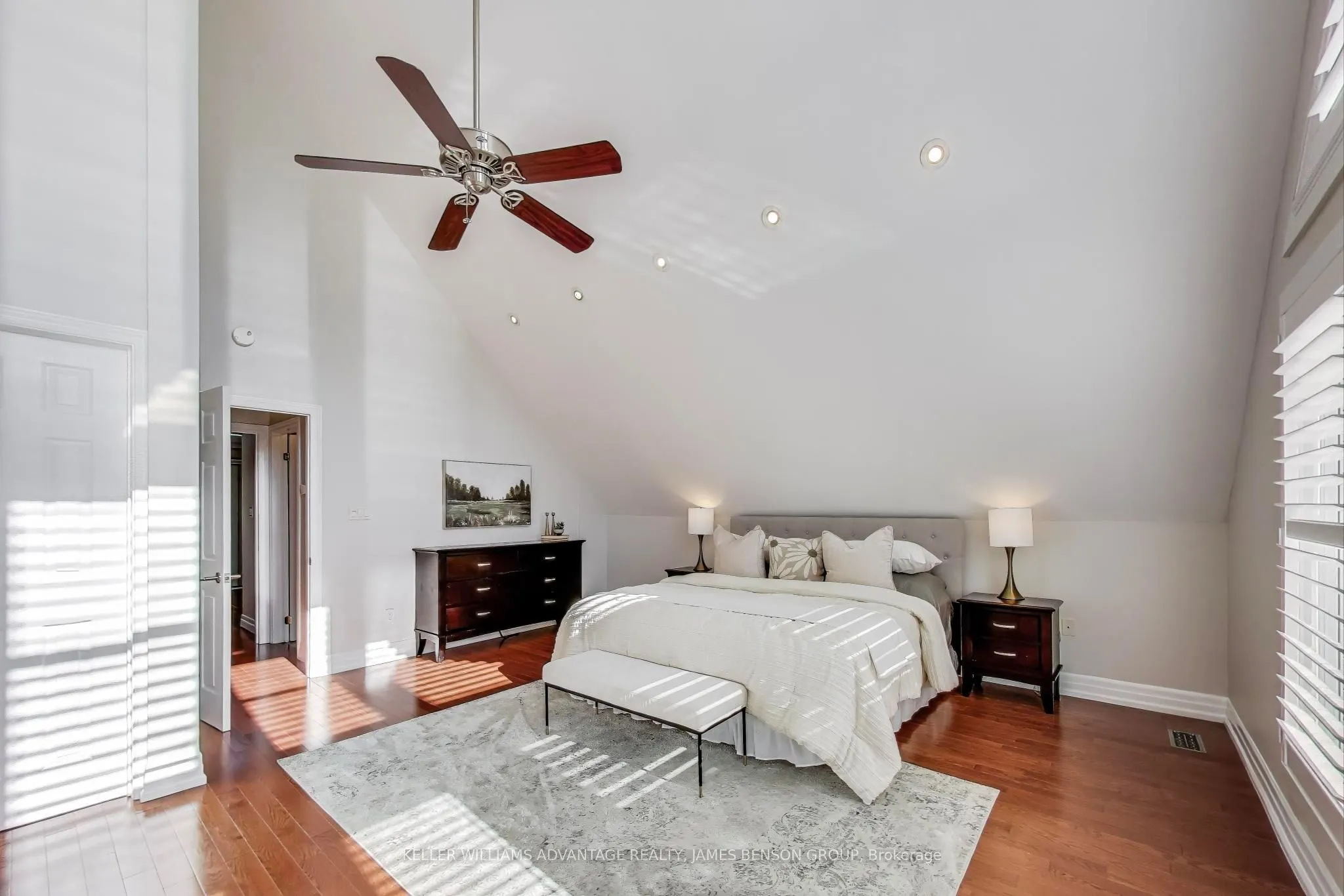 1188 Mineola Gardens