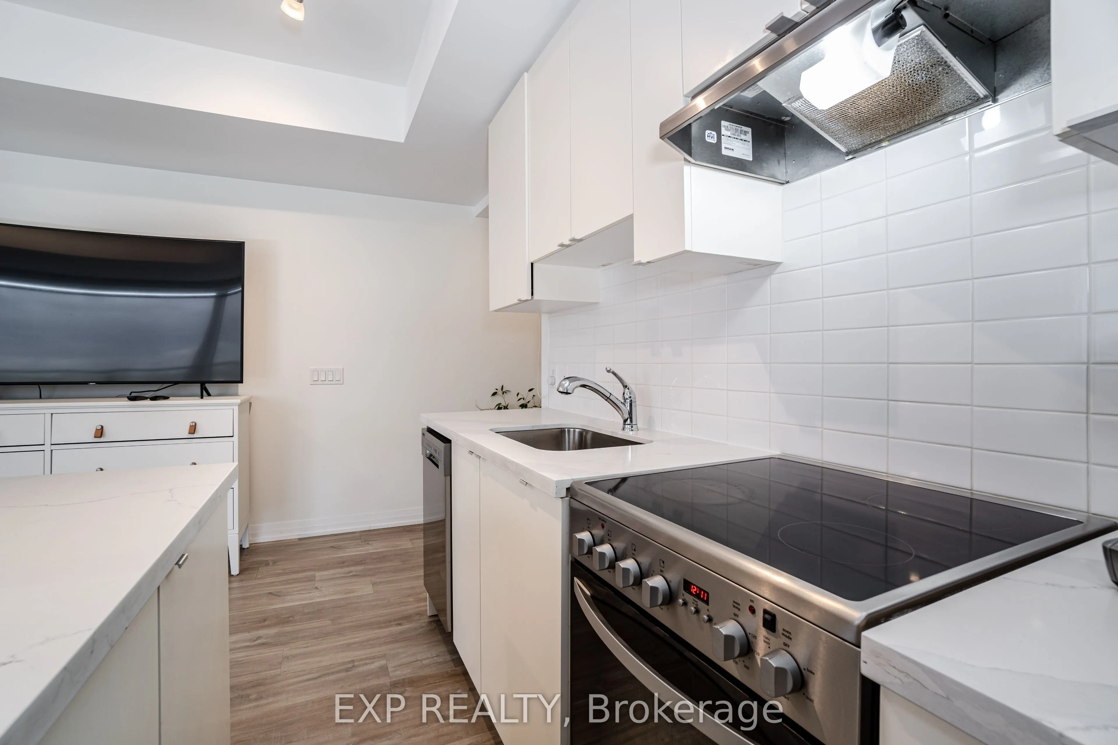 408 Browns Line, #401