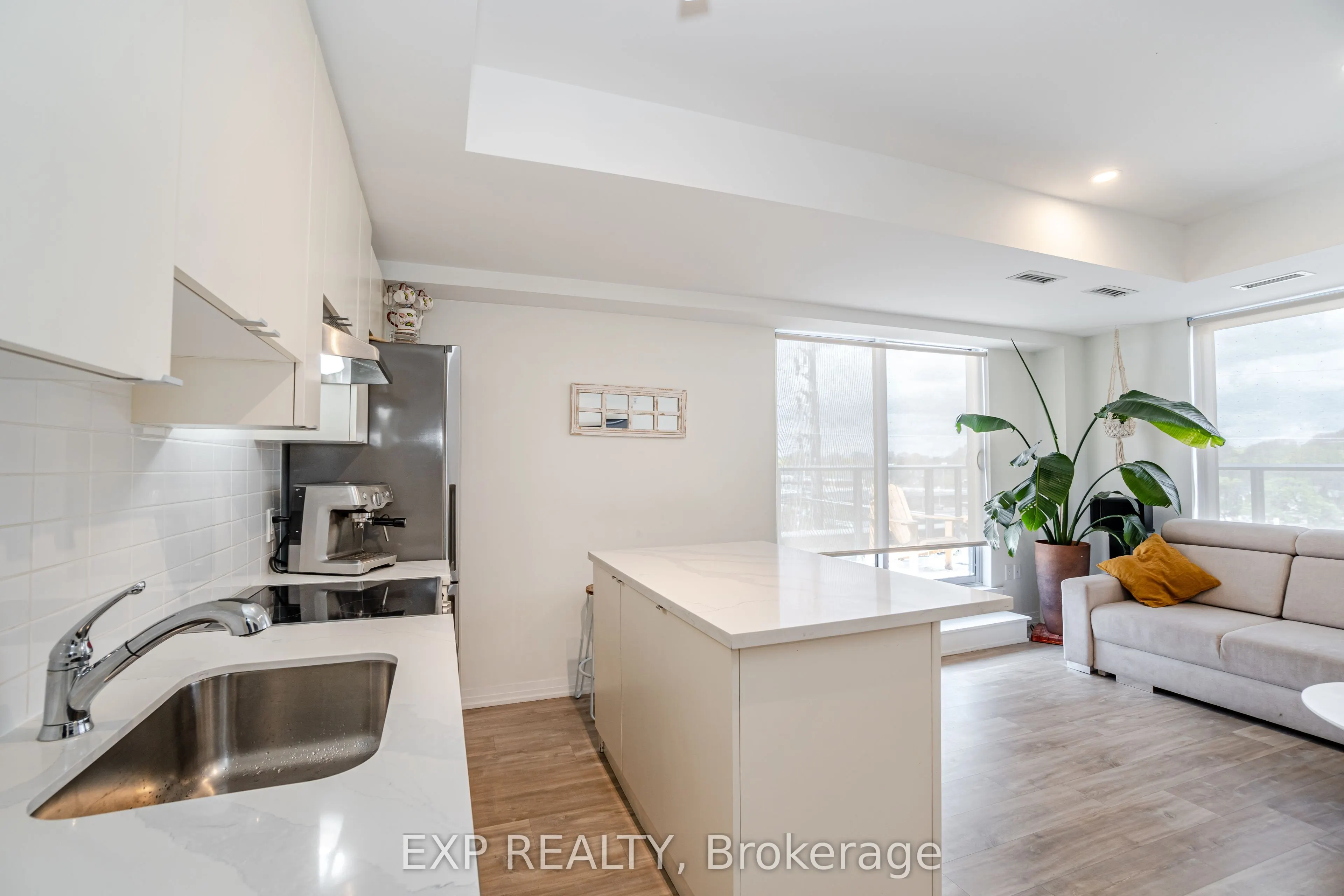 408 Browns Line, #401