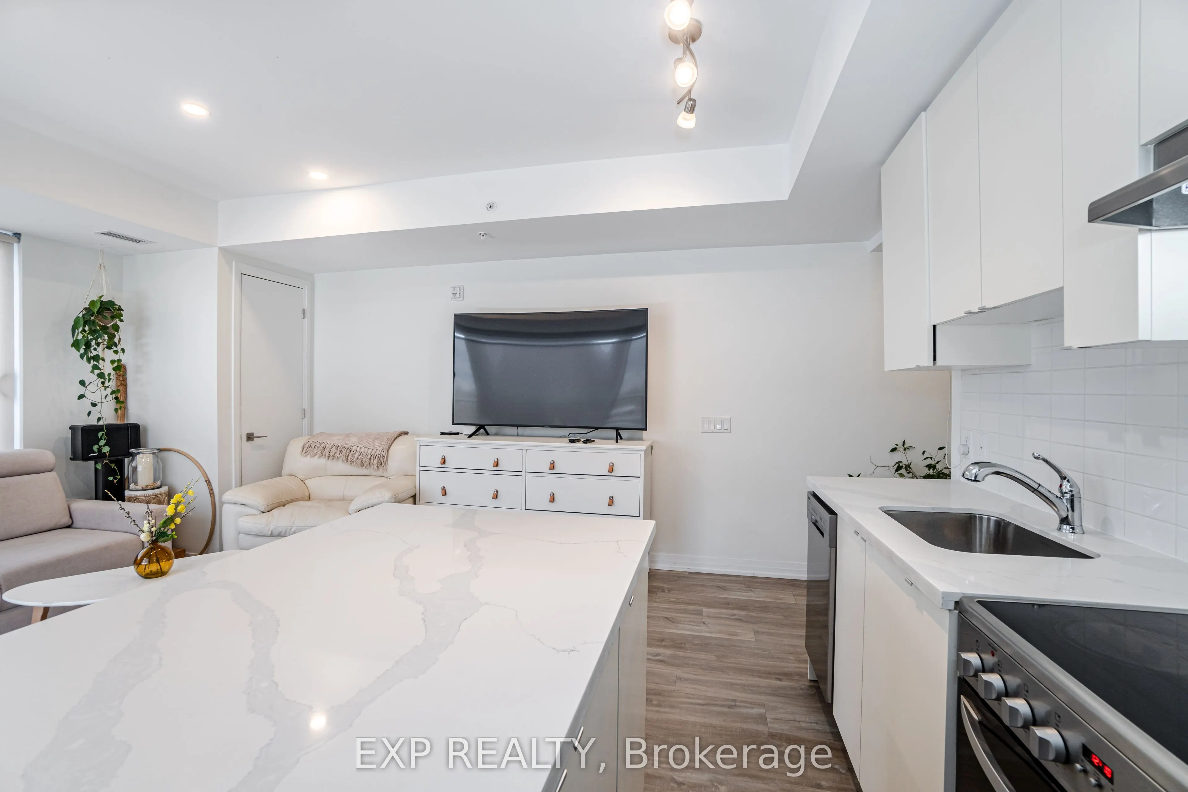 408 Browns Line, #401