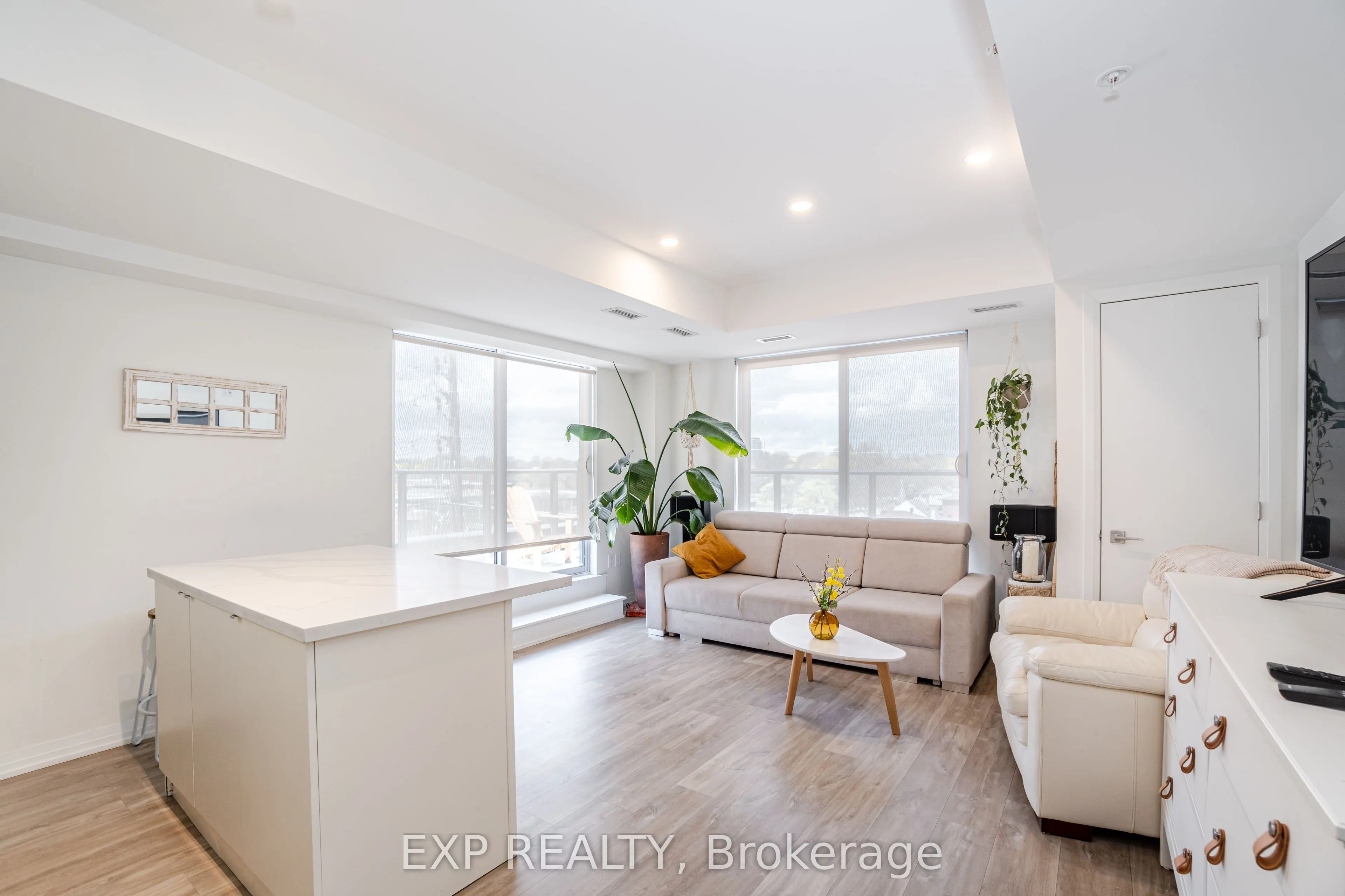 408 Browns Line, #401