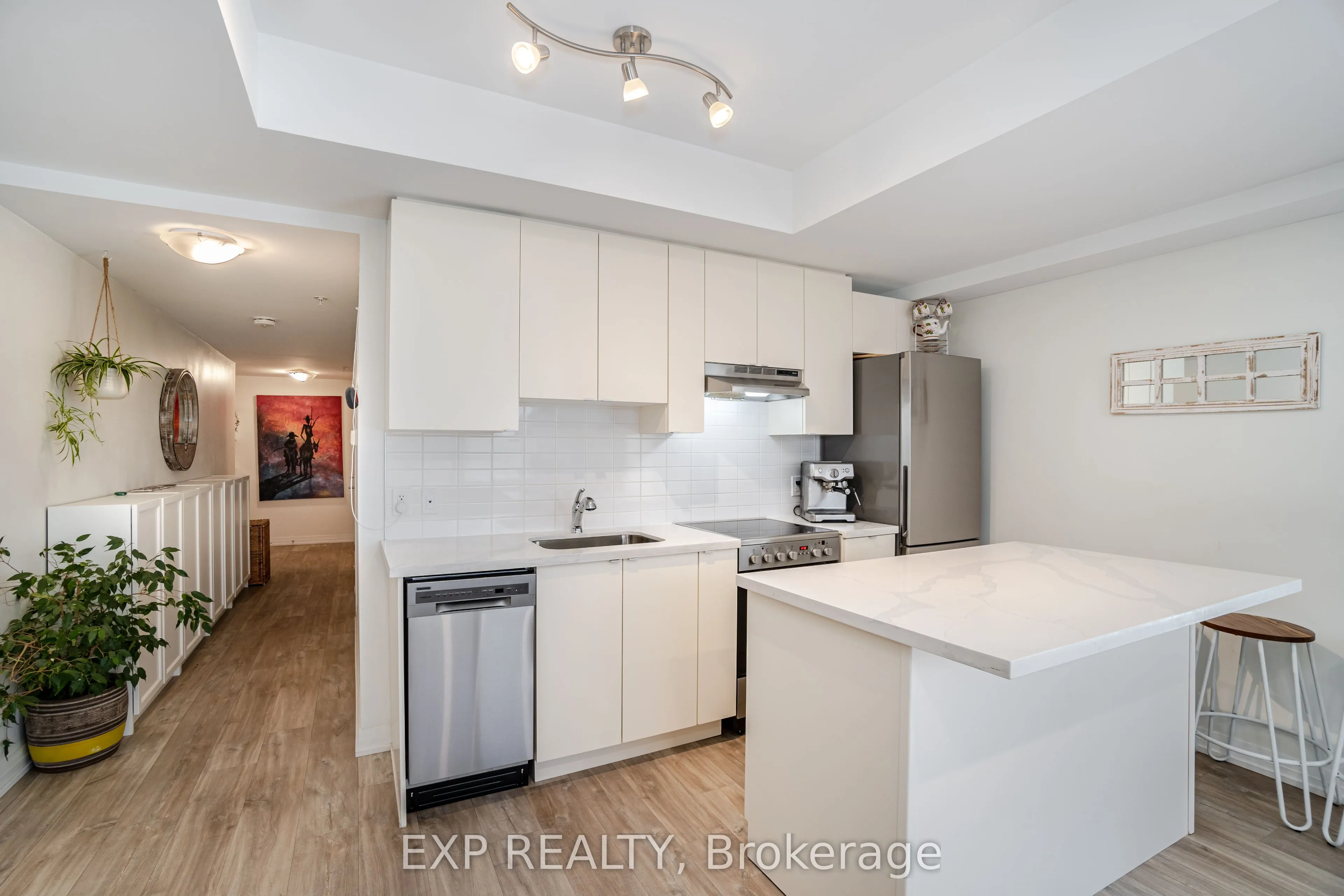 408 Browns Line, #401