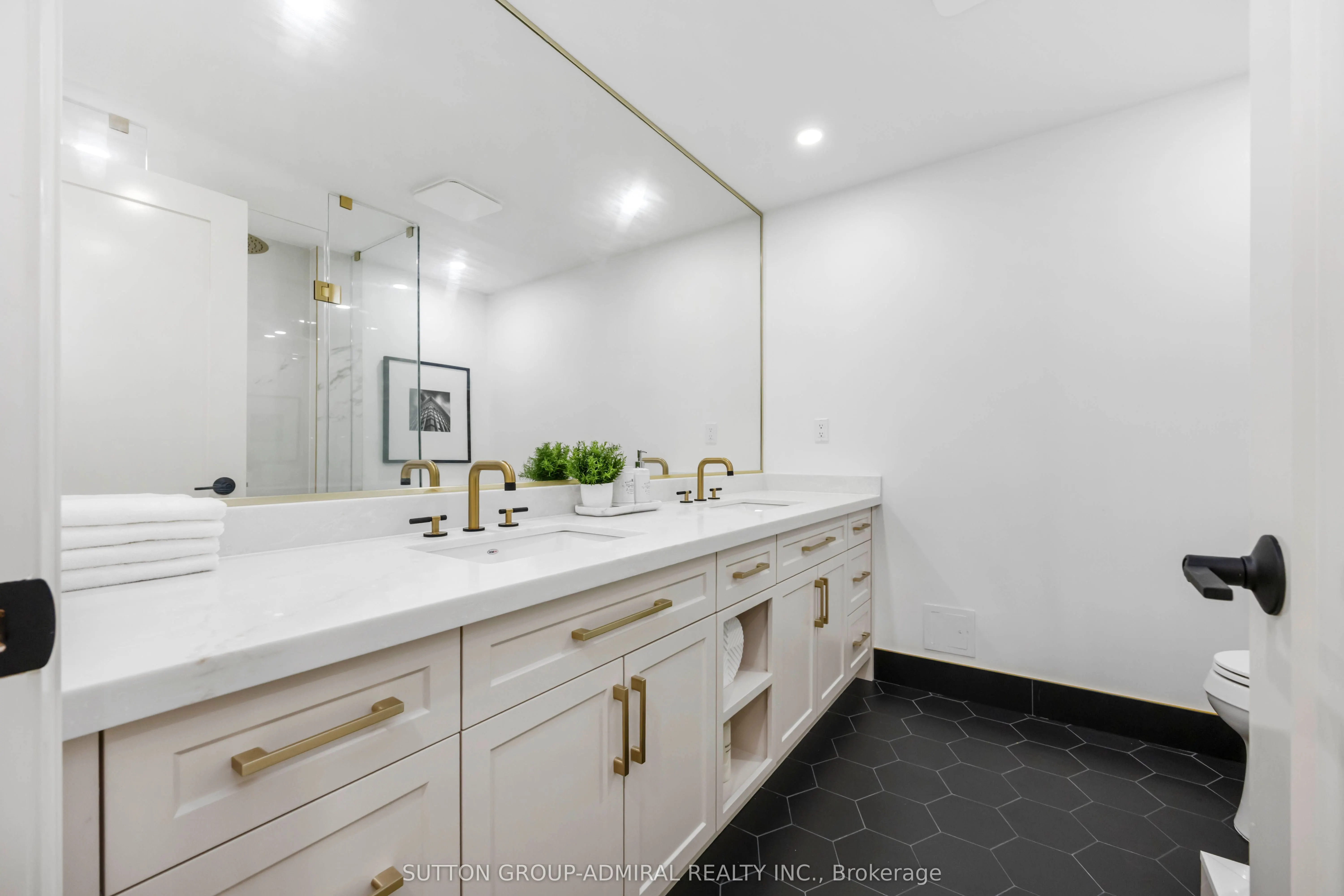 296 Mill Road, #G7