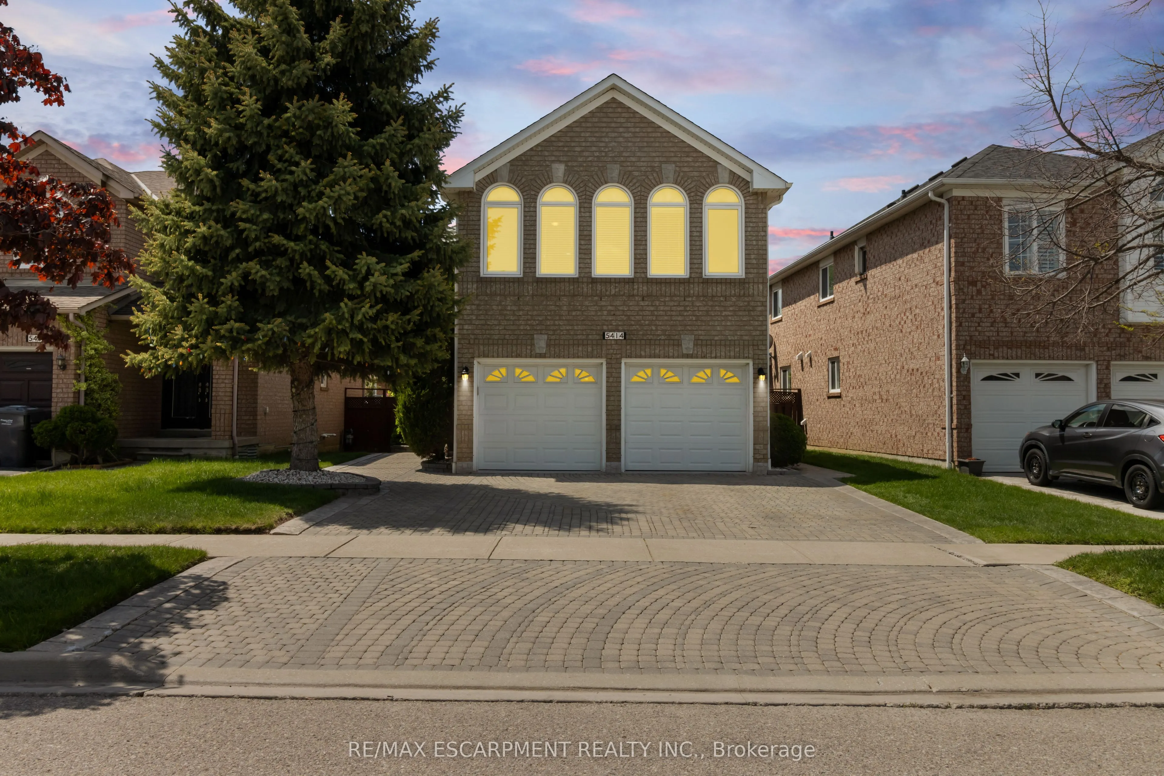 5414 Kinglet Avenue