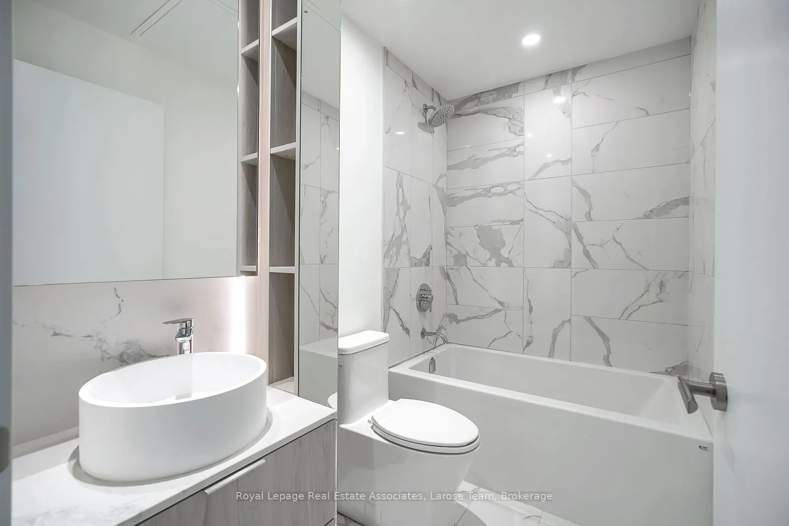 28 Ann Street, #1307