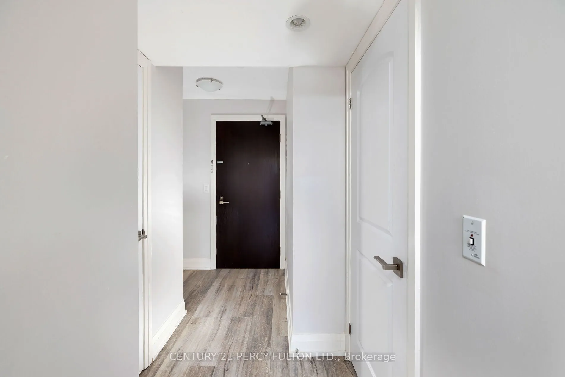 1 De Boers Drive, #801