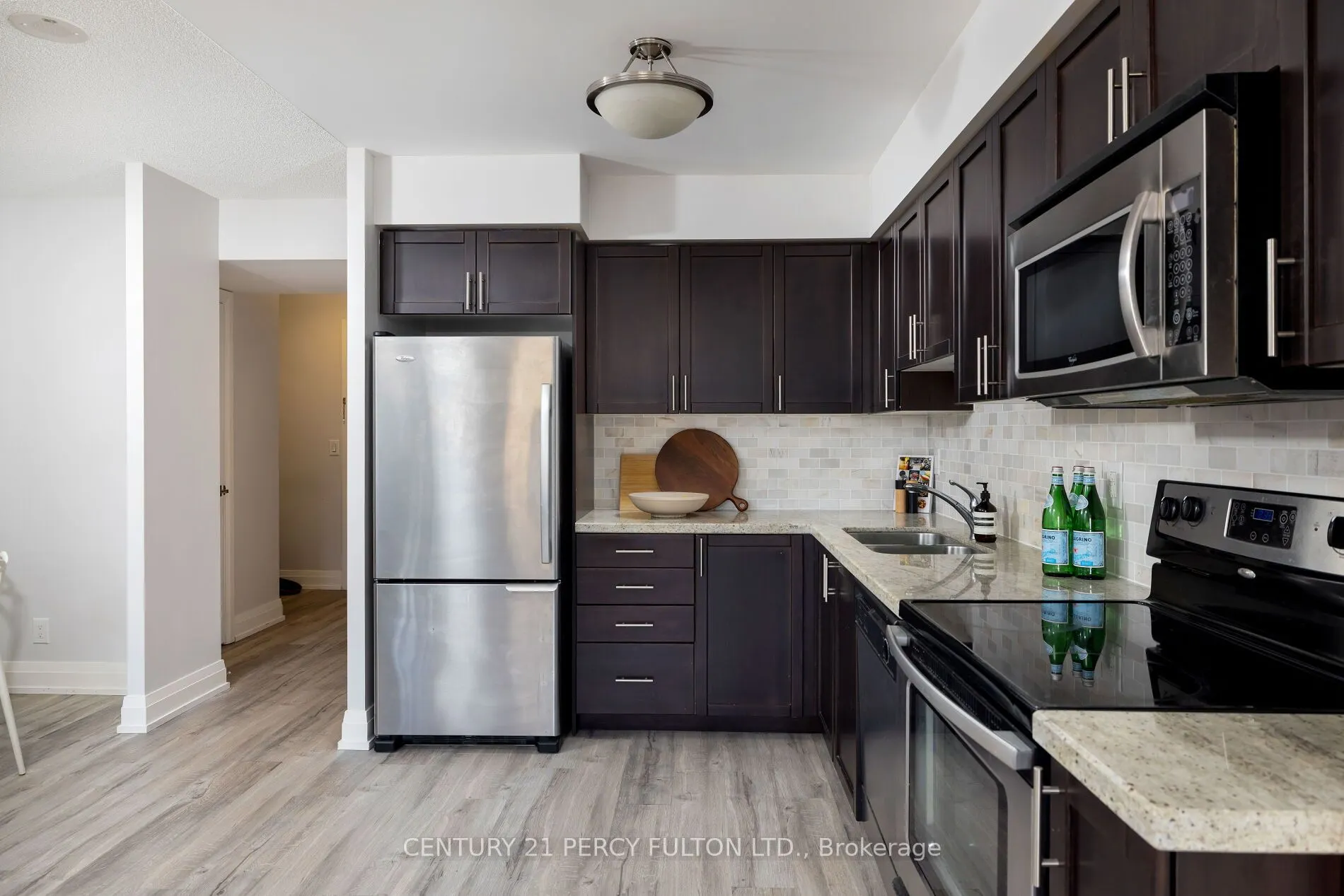 1 De Boers Drive, #801