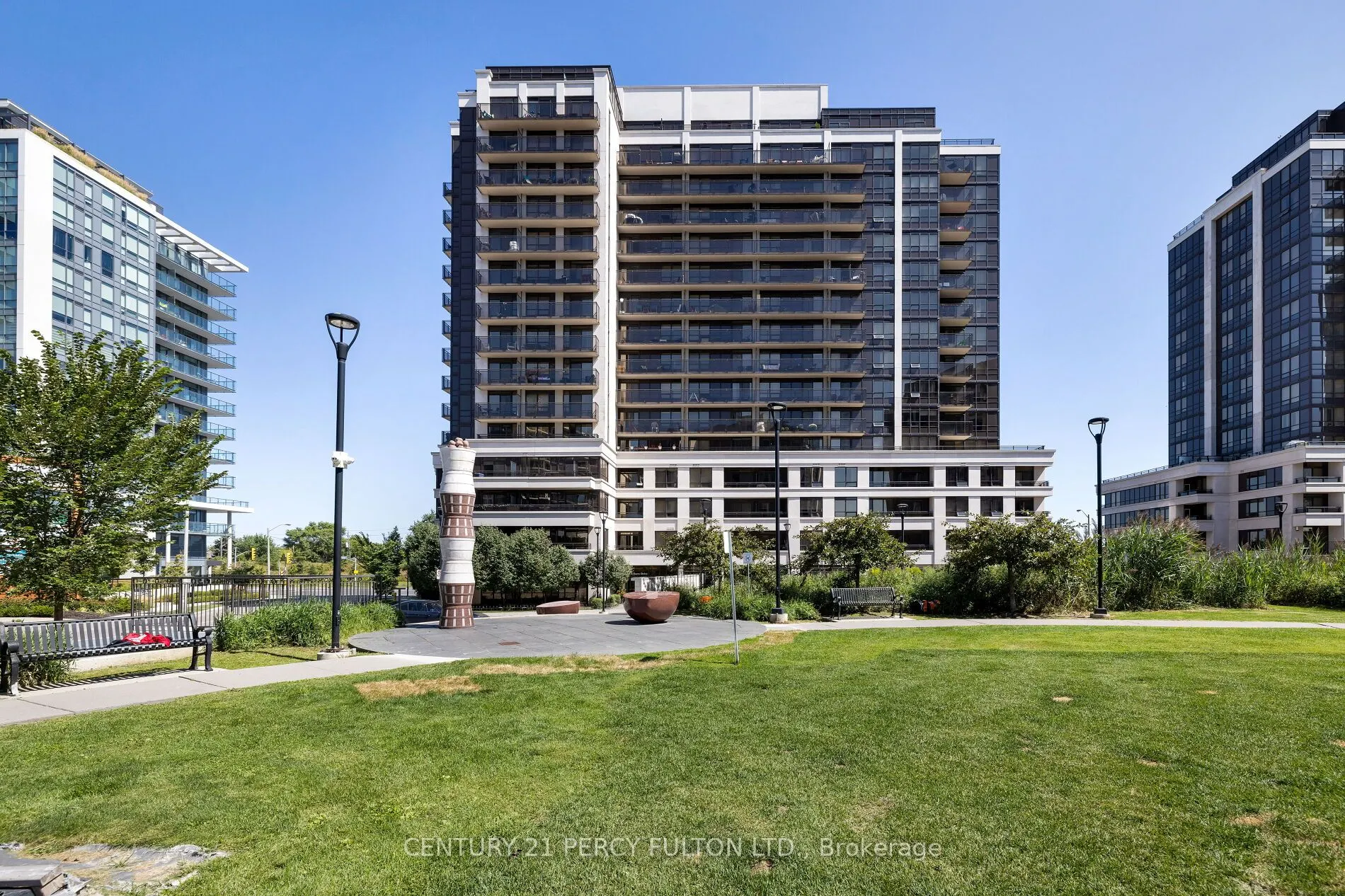 1 De Boers Drive, #801