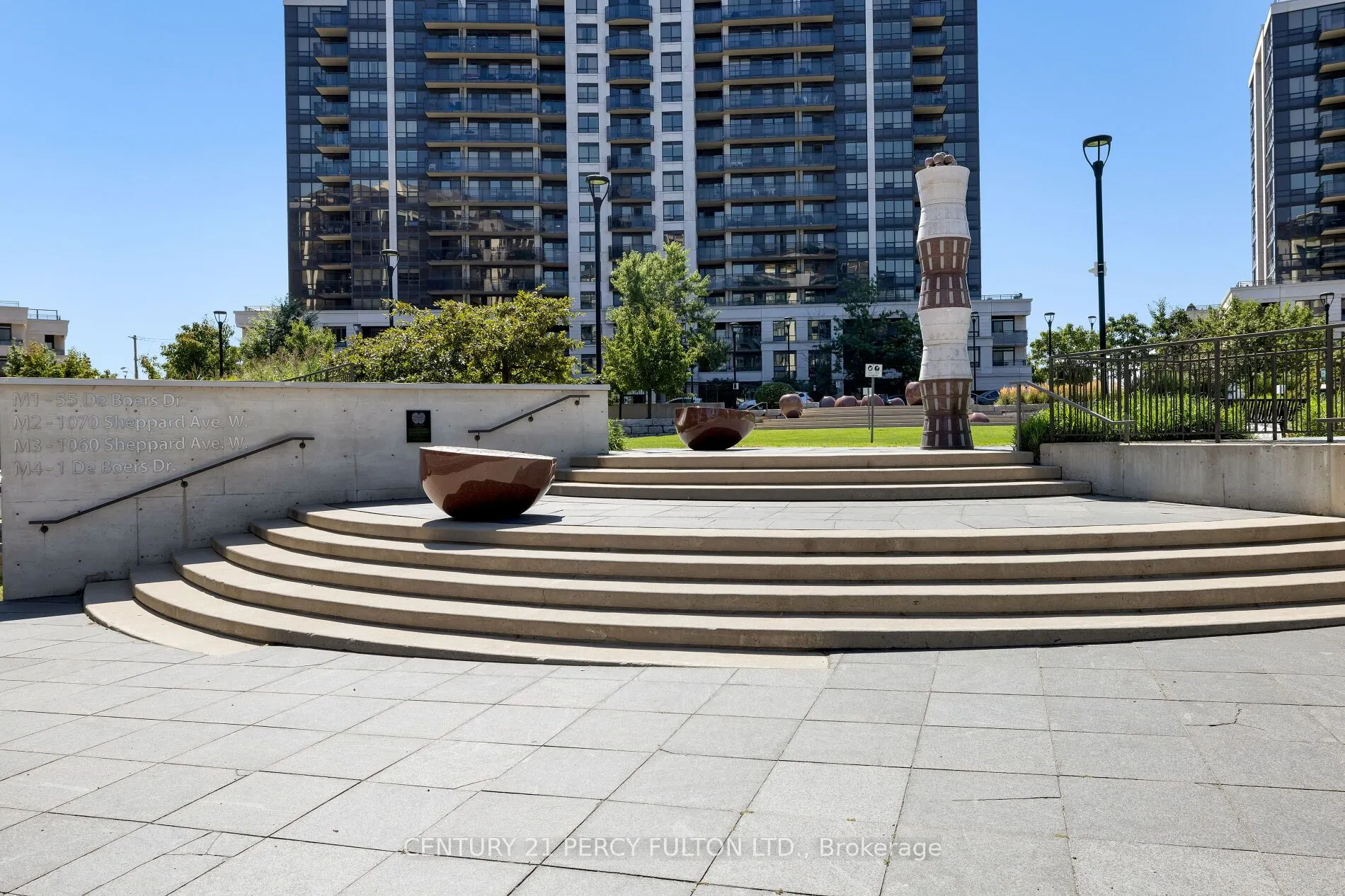 1 De Boers Drive, #801