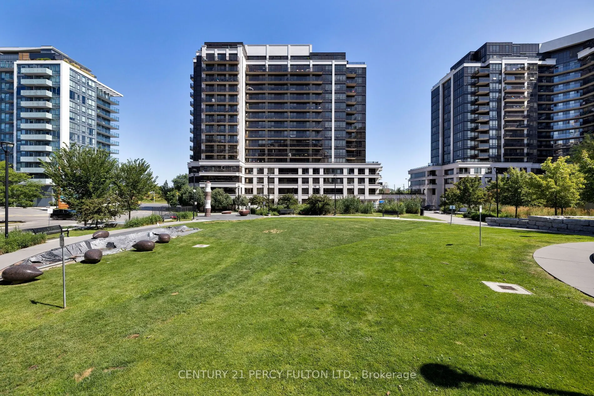 1 De Boers Drive, #801