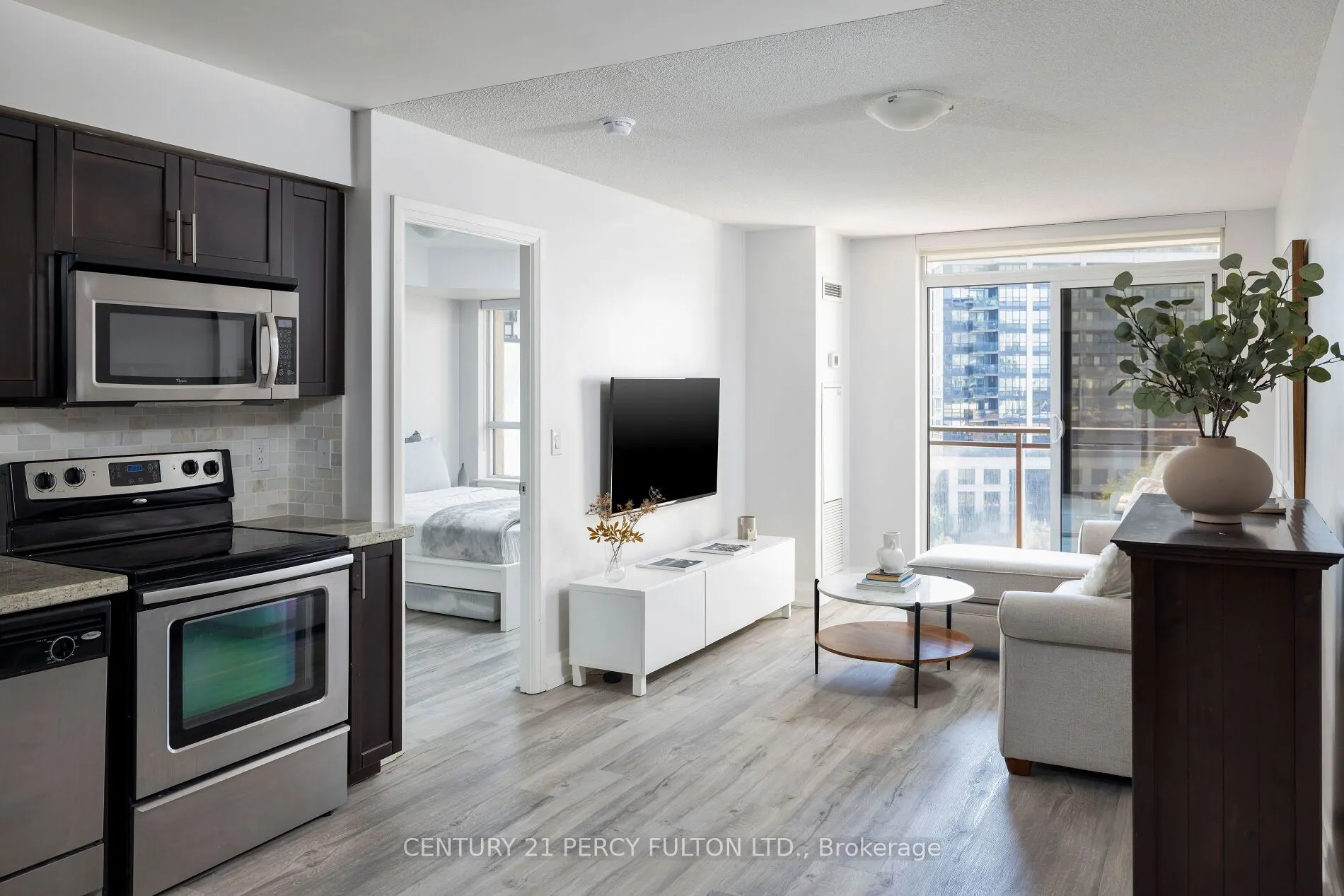 1 De Boers Drive, #801