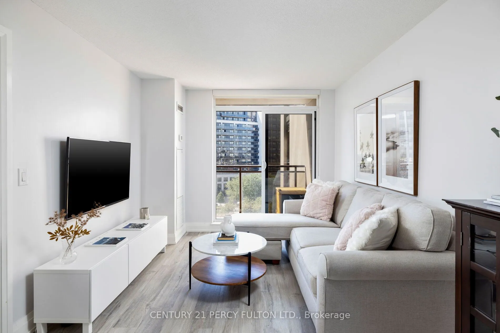 1 De Boers Drive, #801