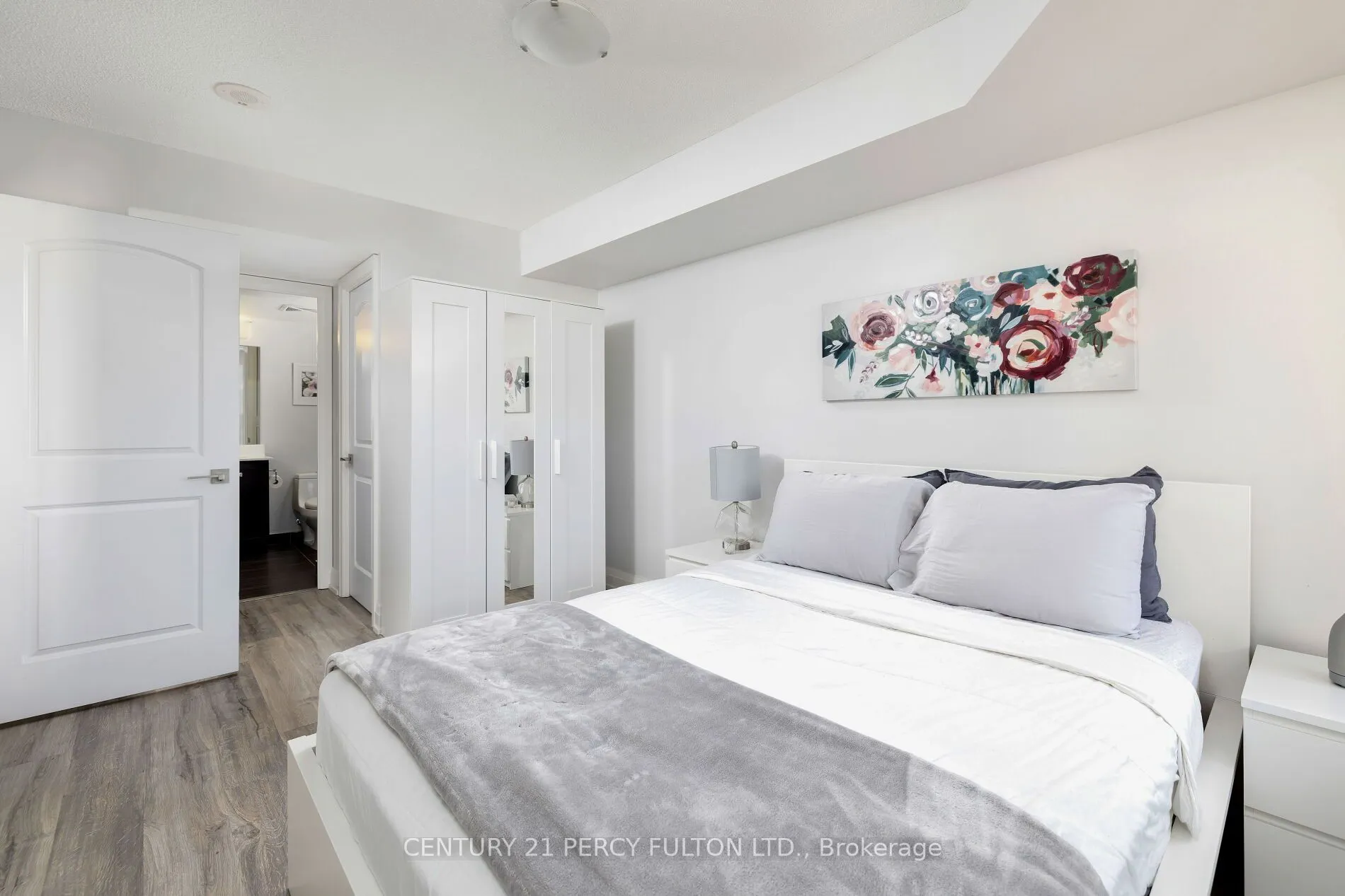 1 De Boers Drive, #801