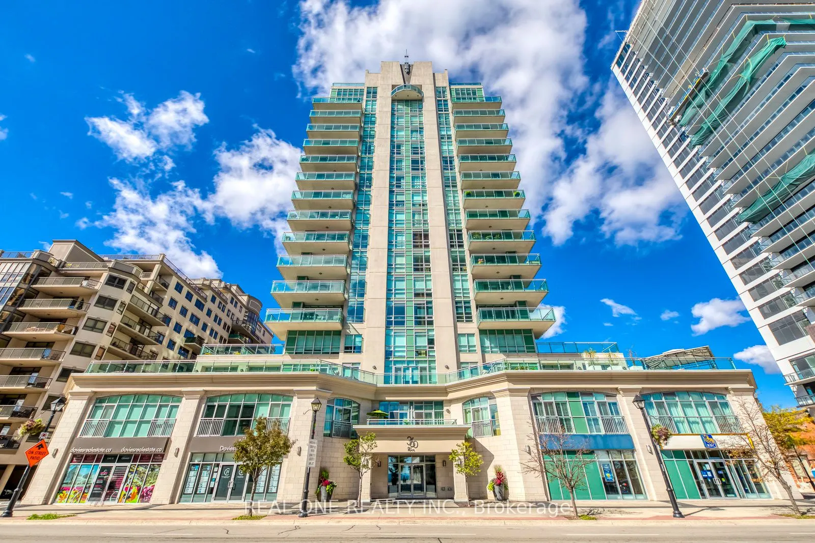 360 Pearl Street, #1205