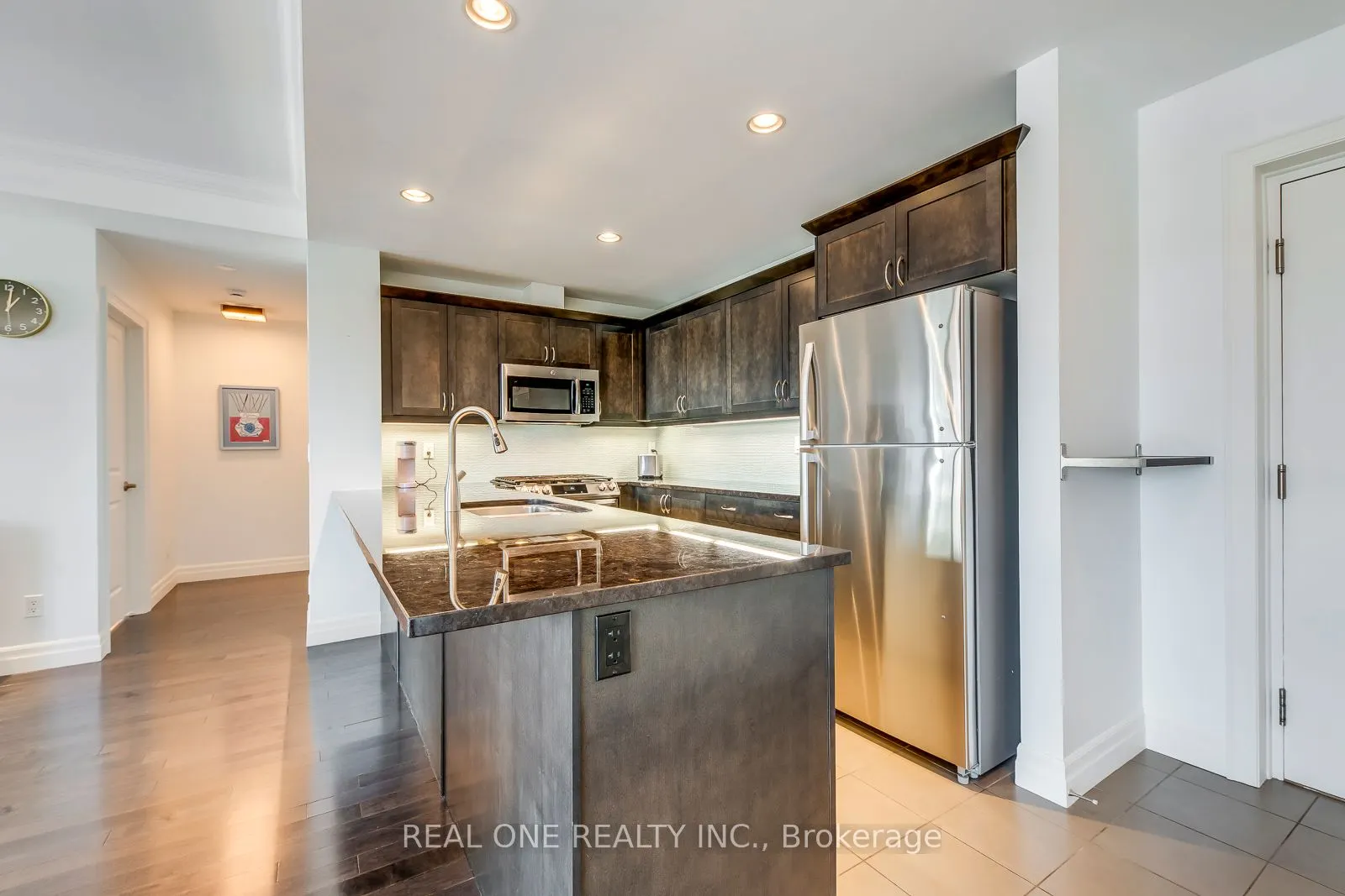 360 Pearl Street, #1205