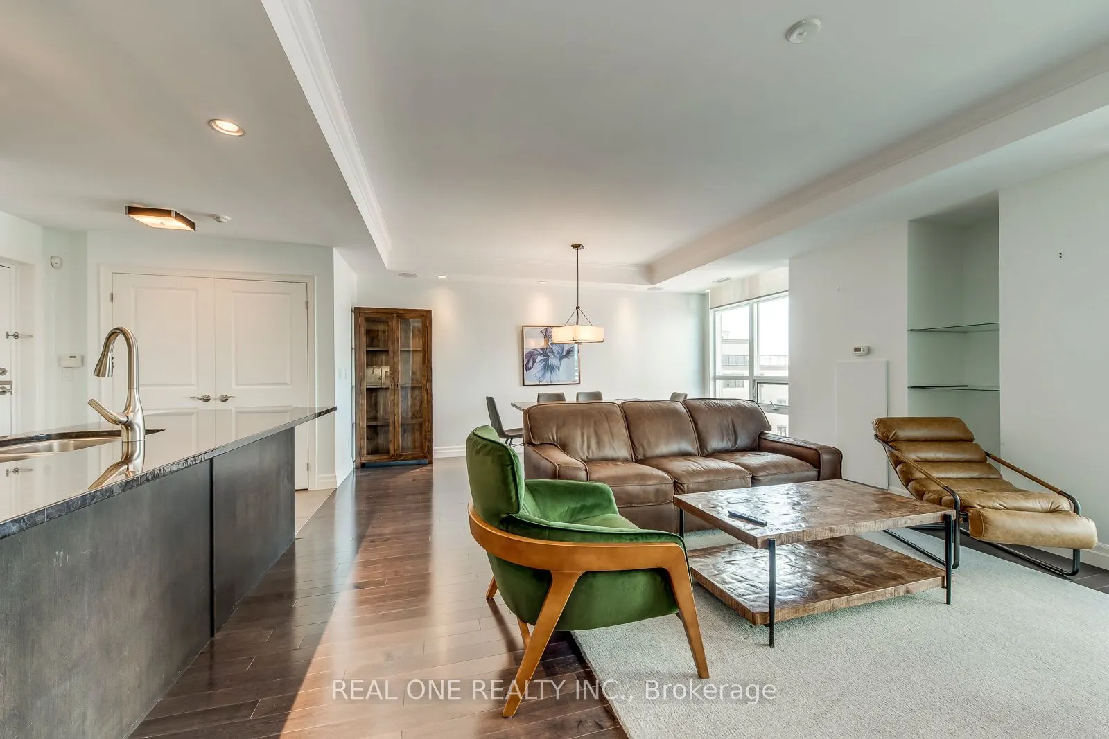360 Pearl Street, #1205