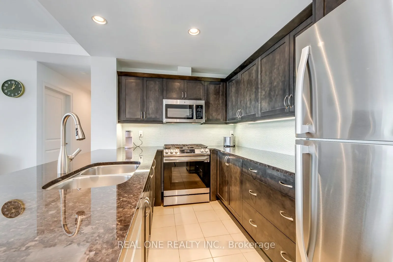 360 Pearl Street, #1205