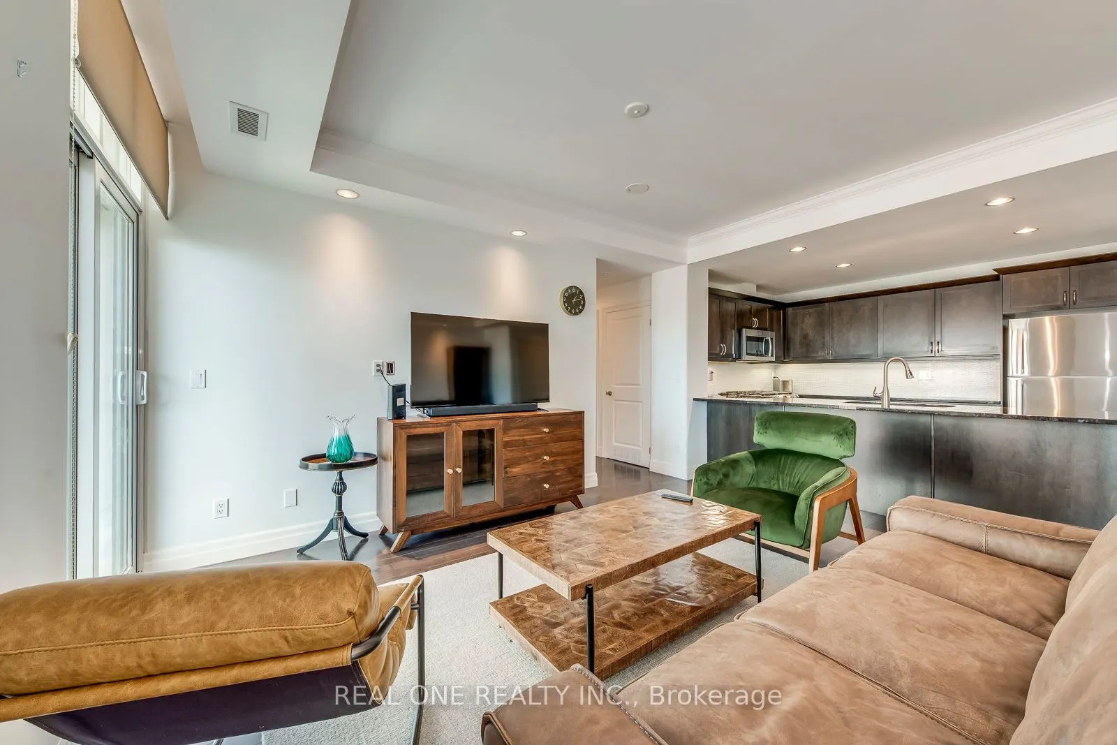 360 Pearl Street, #1205