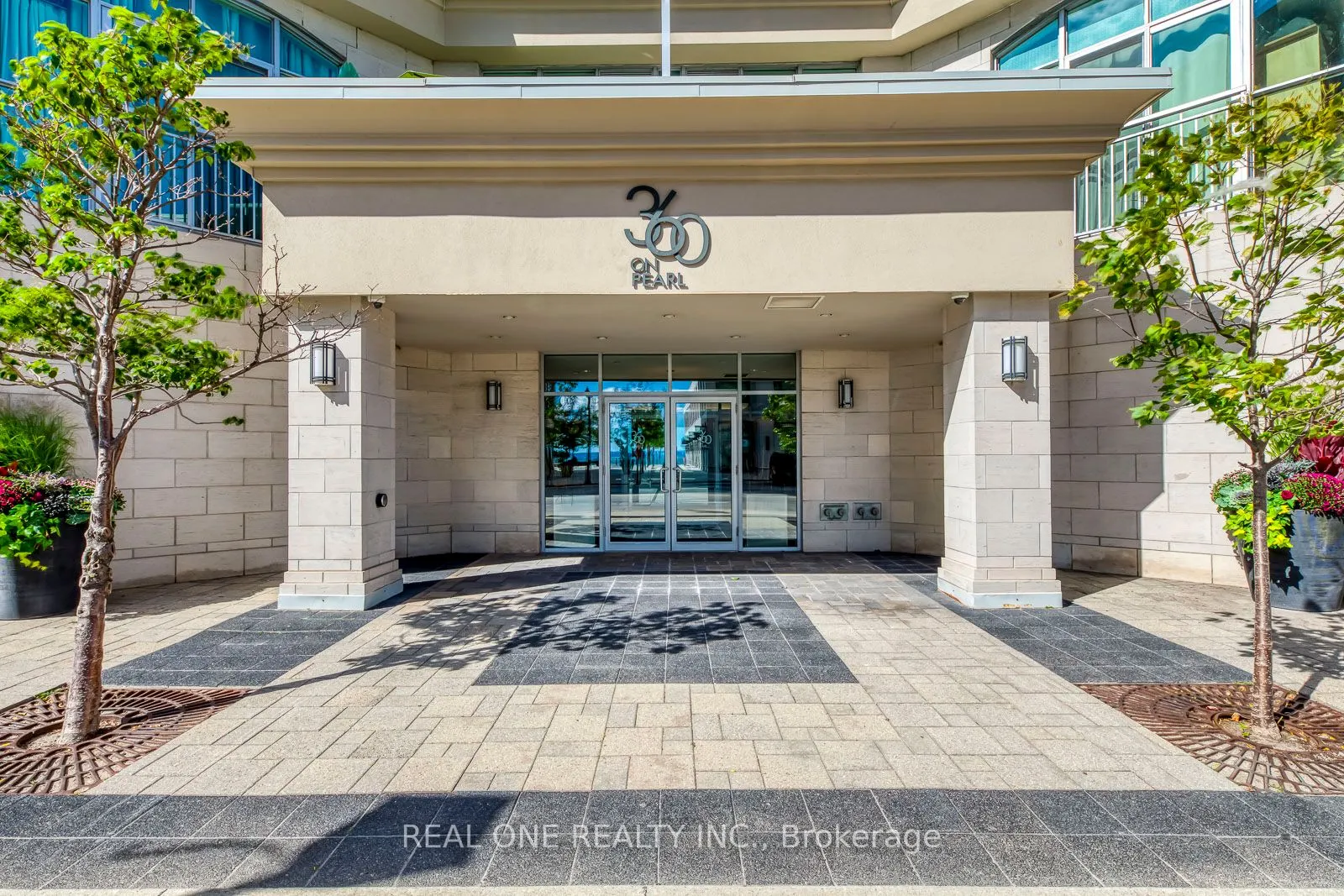 360 Pearl Street, #1205