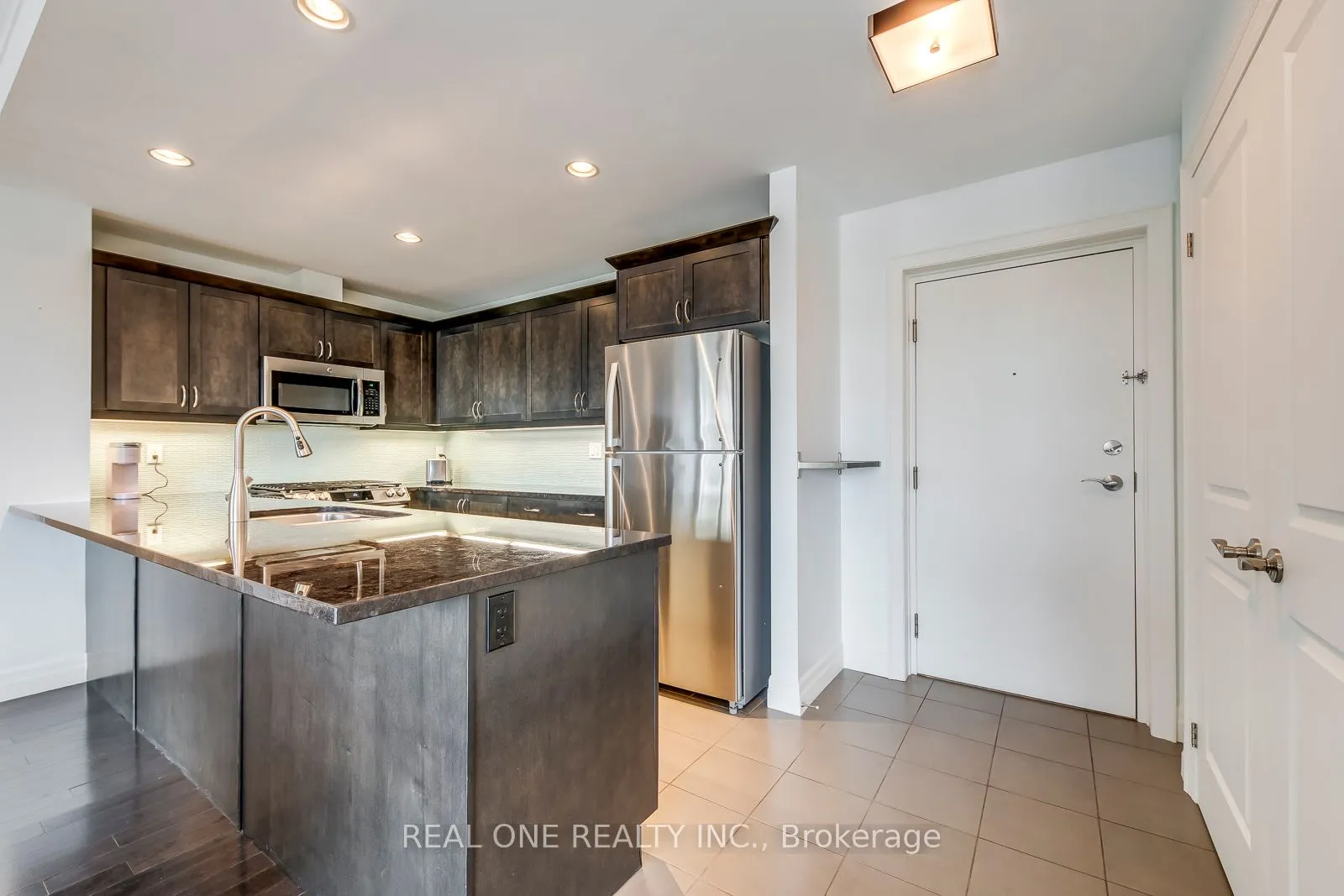 360 Pearl Street, #1205