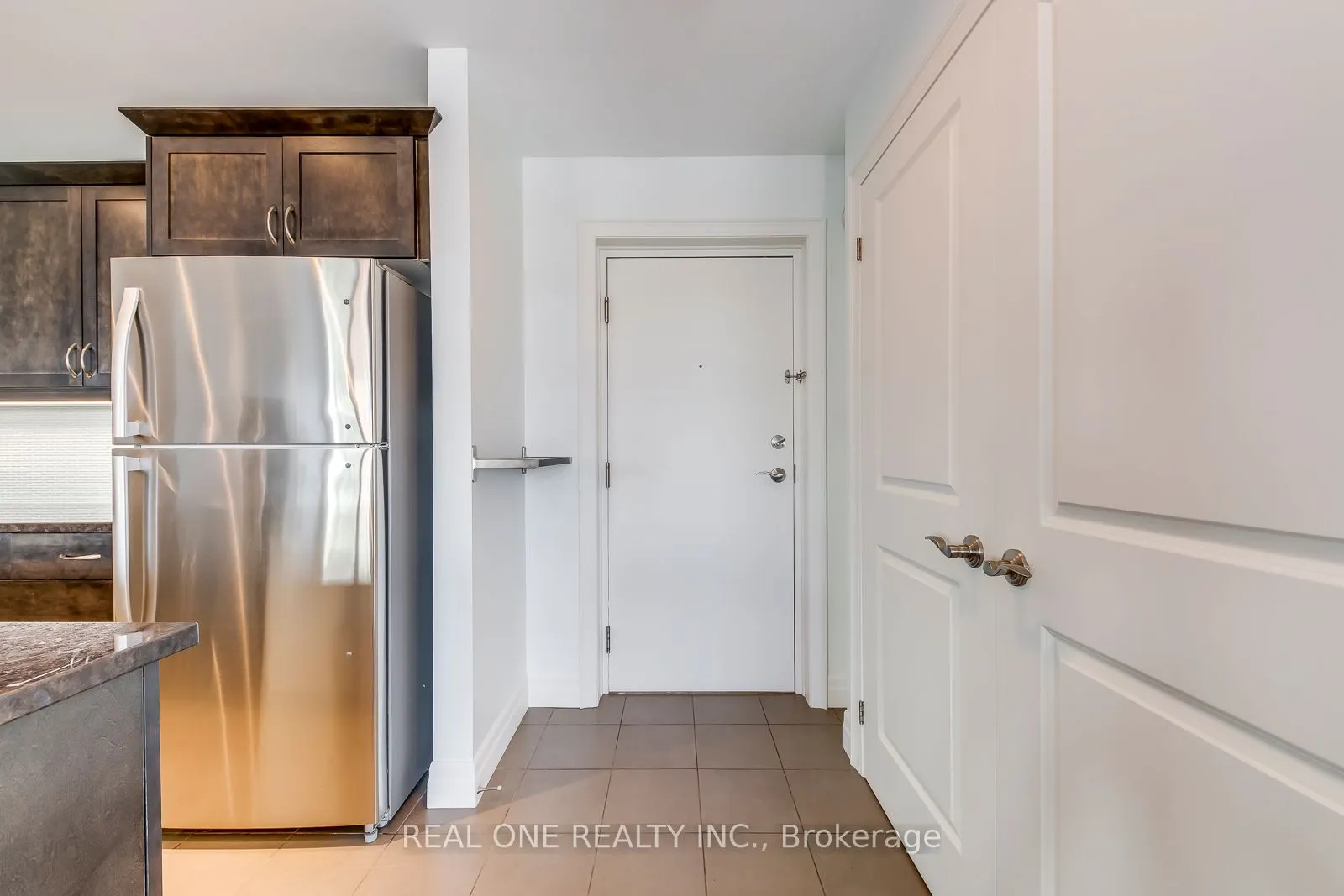 360 Pearl Street, #1205