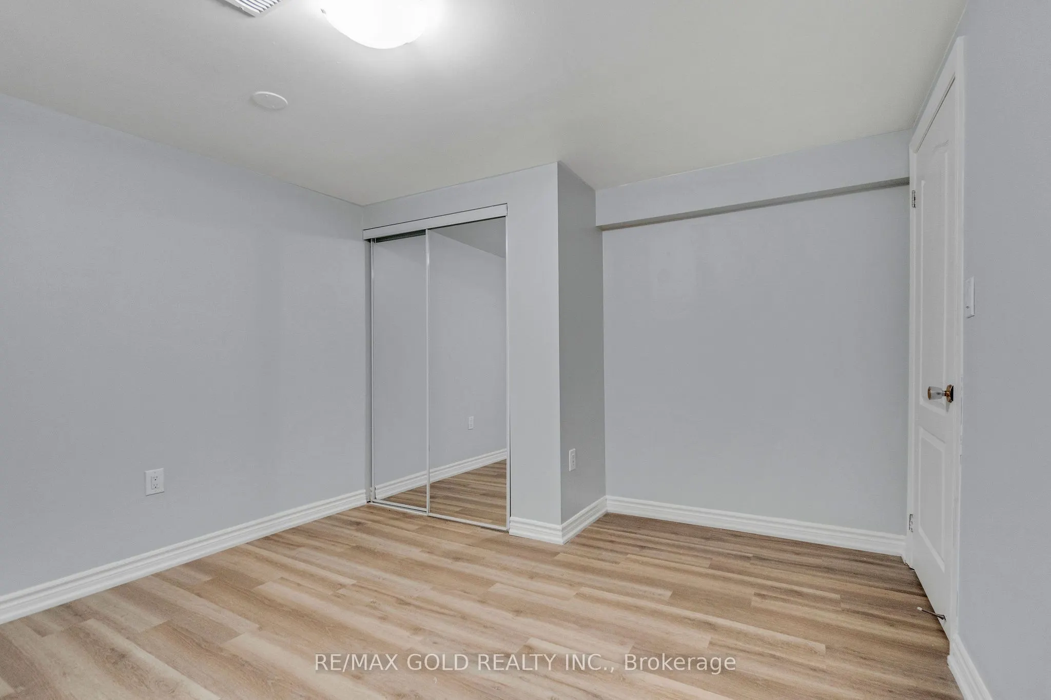 6 Midhurst Drive